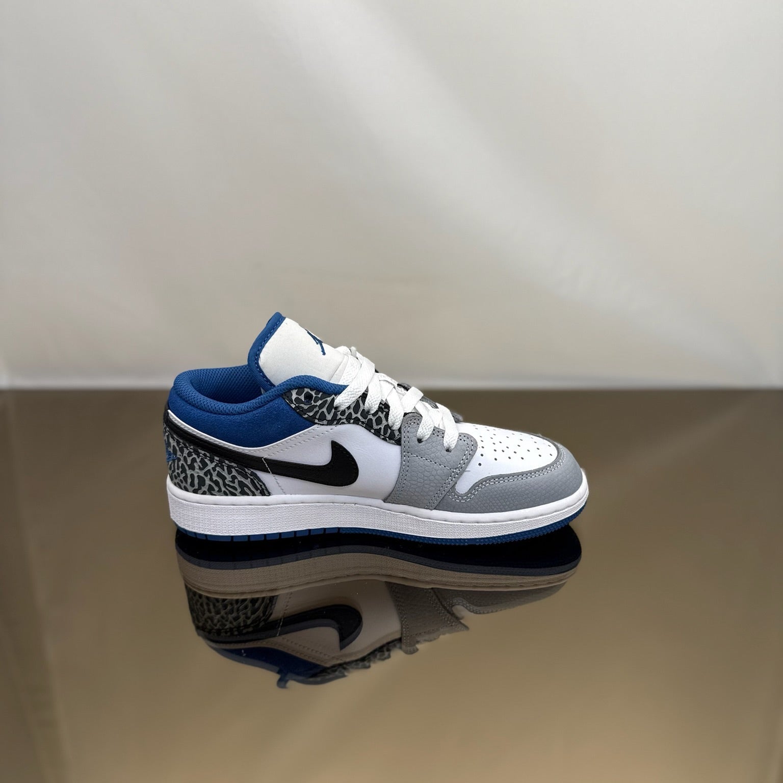 Jordan 1 Low SE True Blue (GS)