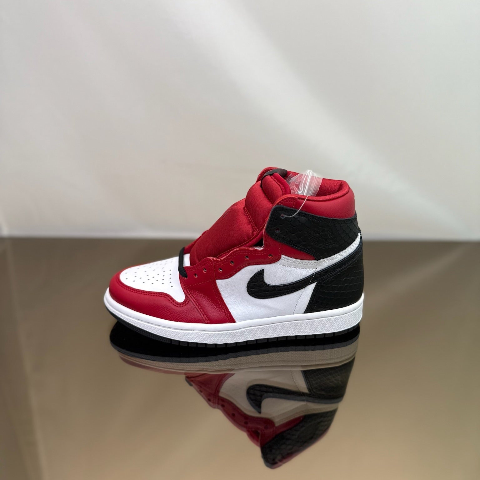 Jordan 1 Retro High Satin Snake Chicago