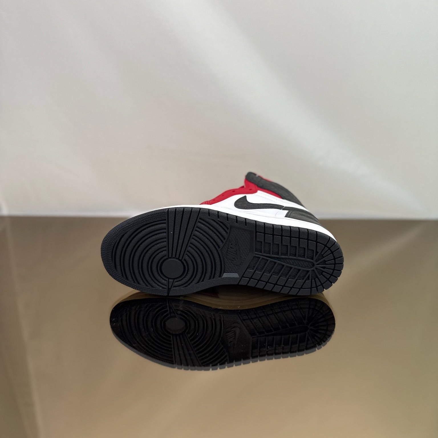 Jordan 1 Retro High Satin Snake Chicago