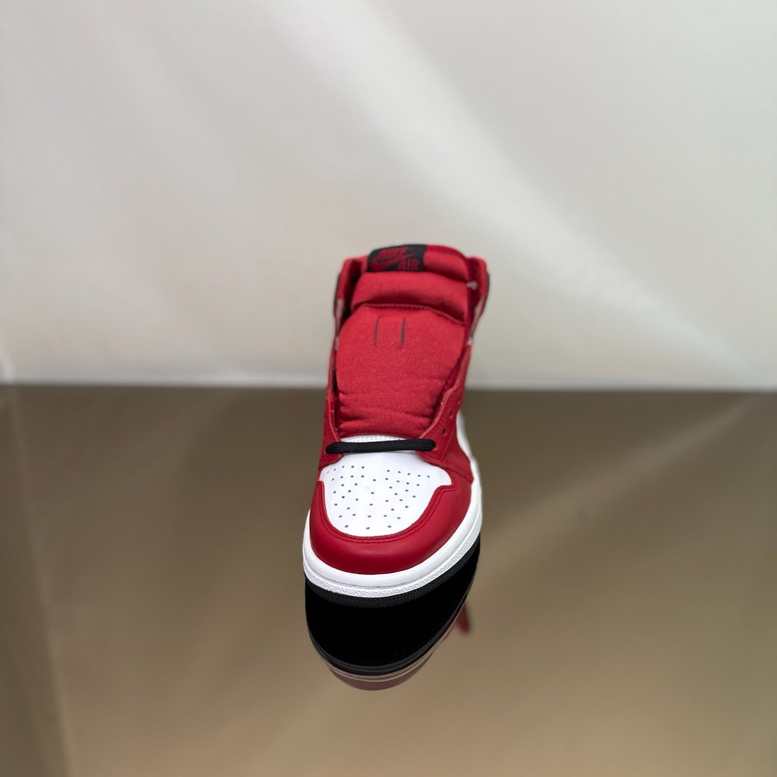 Jordan 1 Retro High Satin Snake Chicago