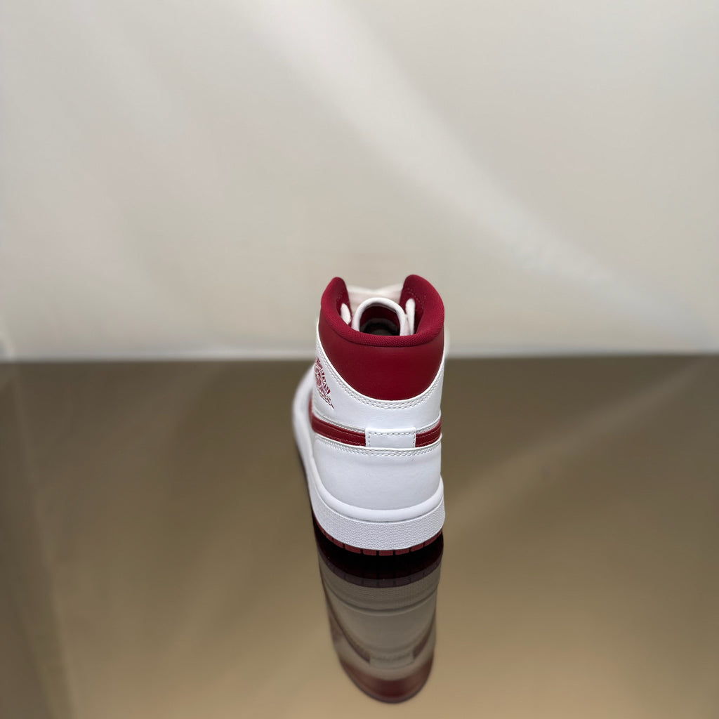 Jordan 1 Mid Reverse Chicago