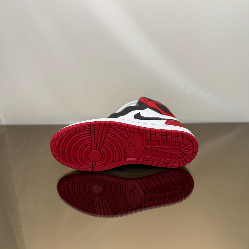 Jordan 1 Retro High Satin Black Toe