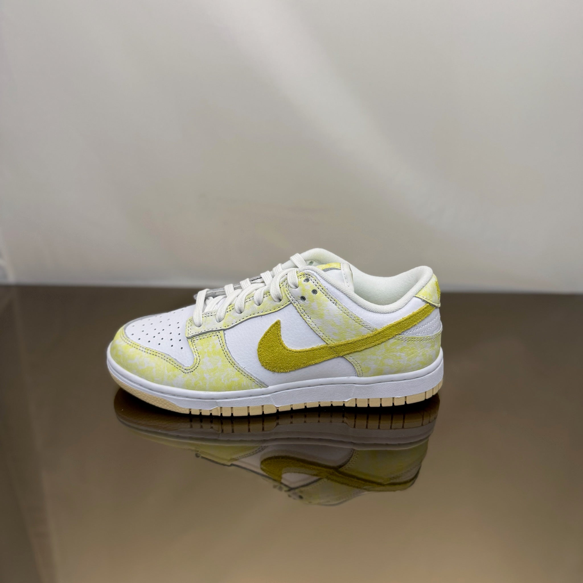 Nike Dunk Low Yellow Strike