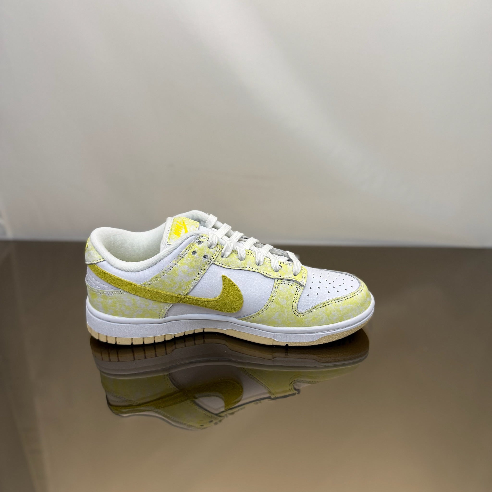 Nike Dunk Low Yellow Strike