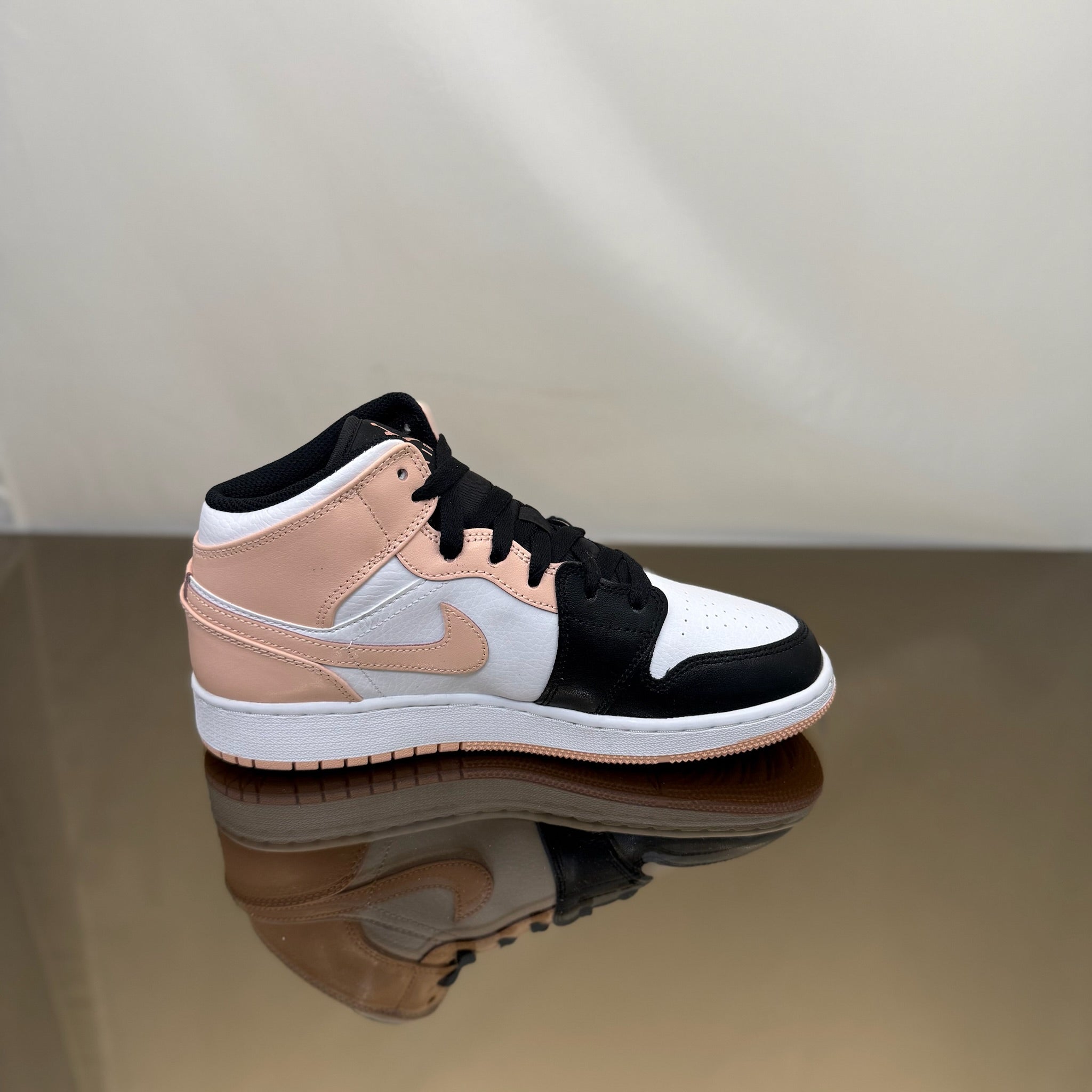 Jordan 1 Mid Arctic Orange Black Toe
