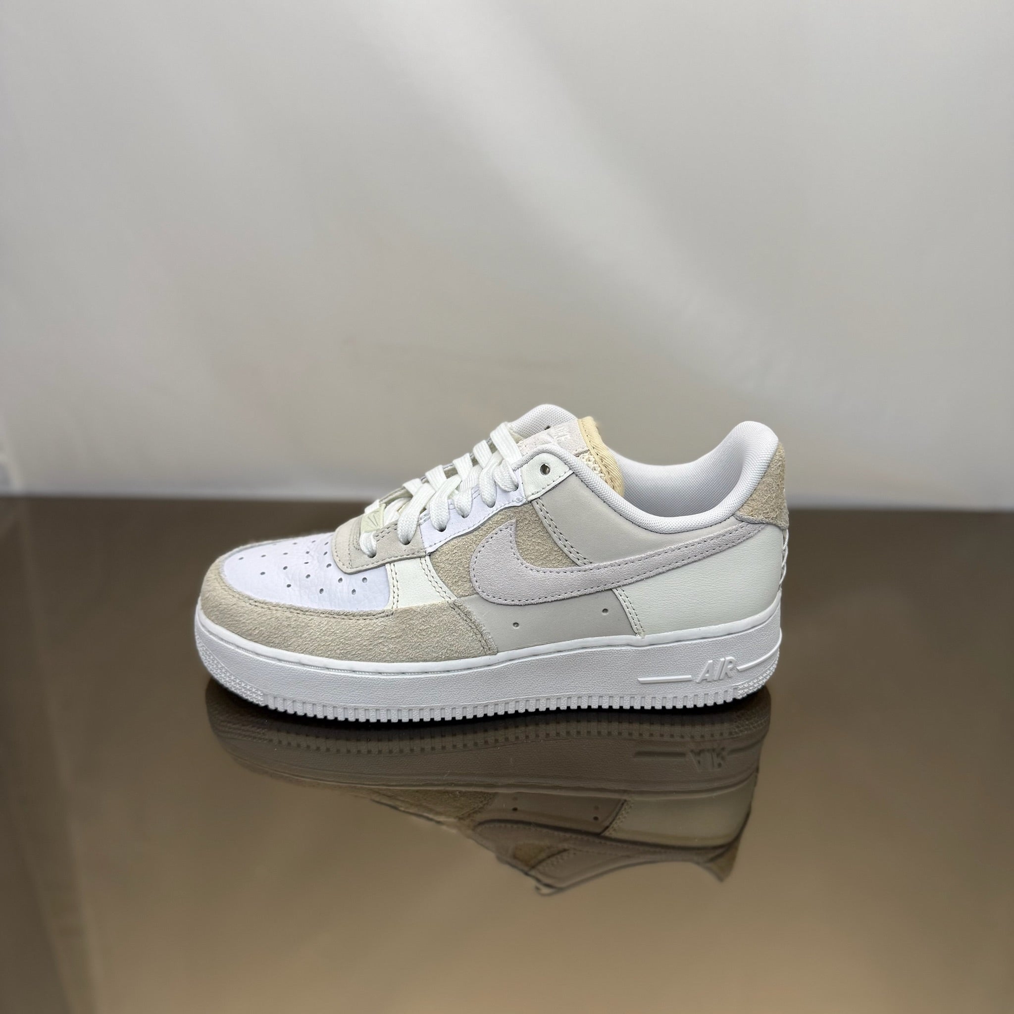 Nike Air Force 1 07 Coconut Milk
