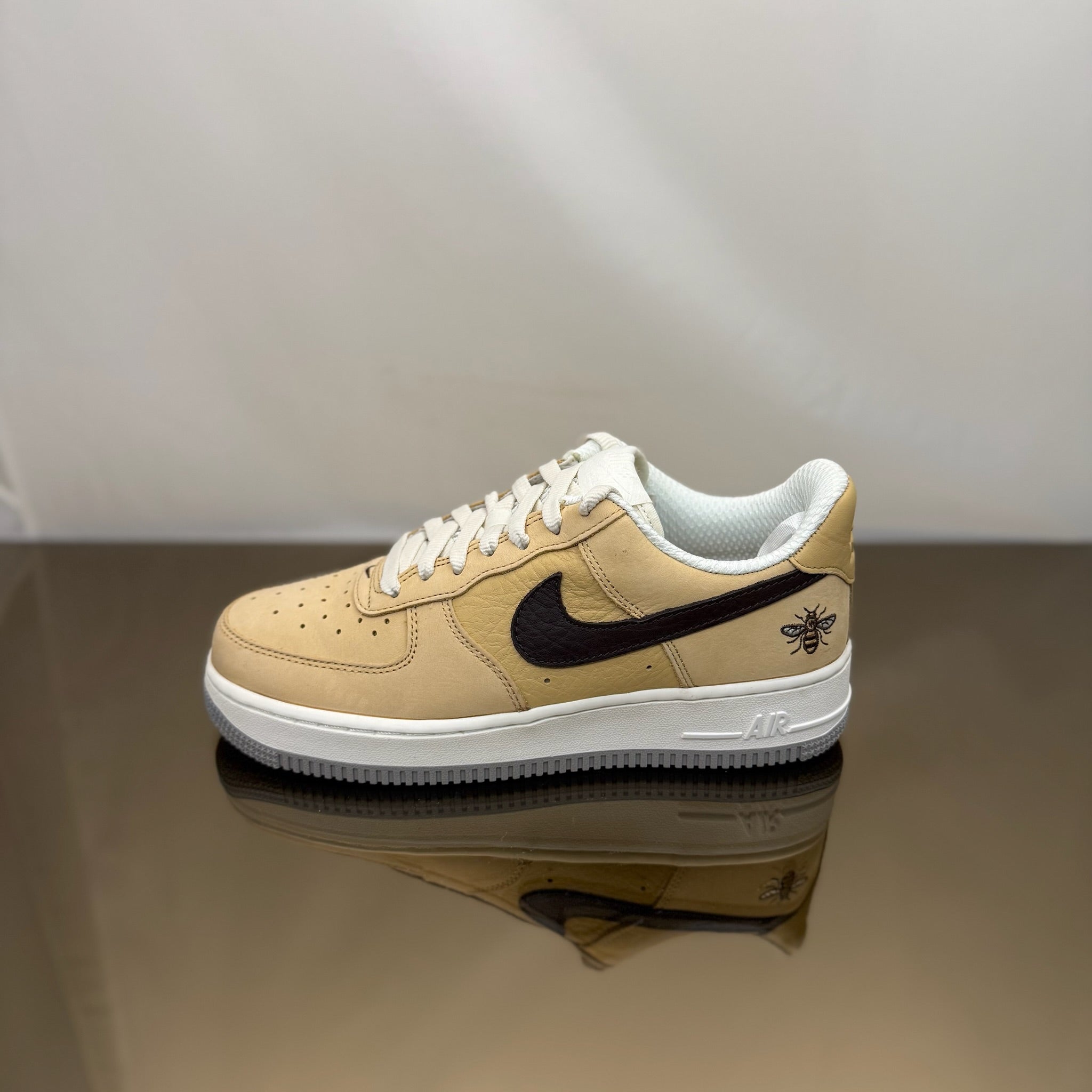 Nike Air Force 1 Low Manchester Bee