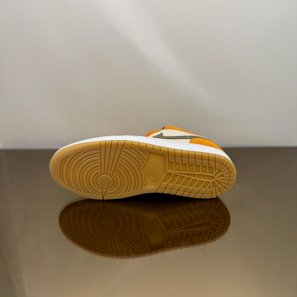 Jordan 1 Low SE Light Curry