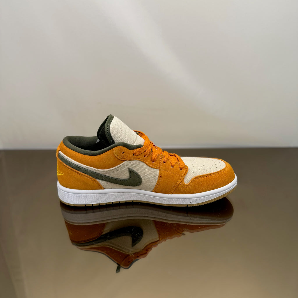 Jordan 1 Low SE Light Curry