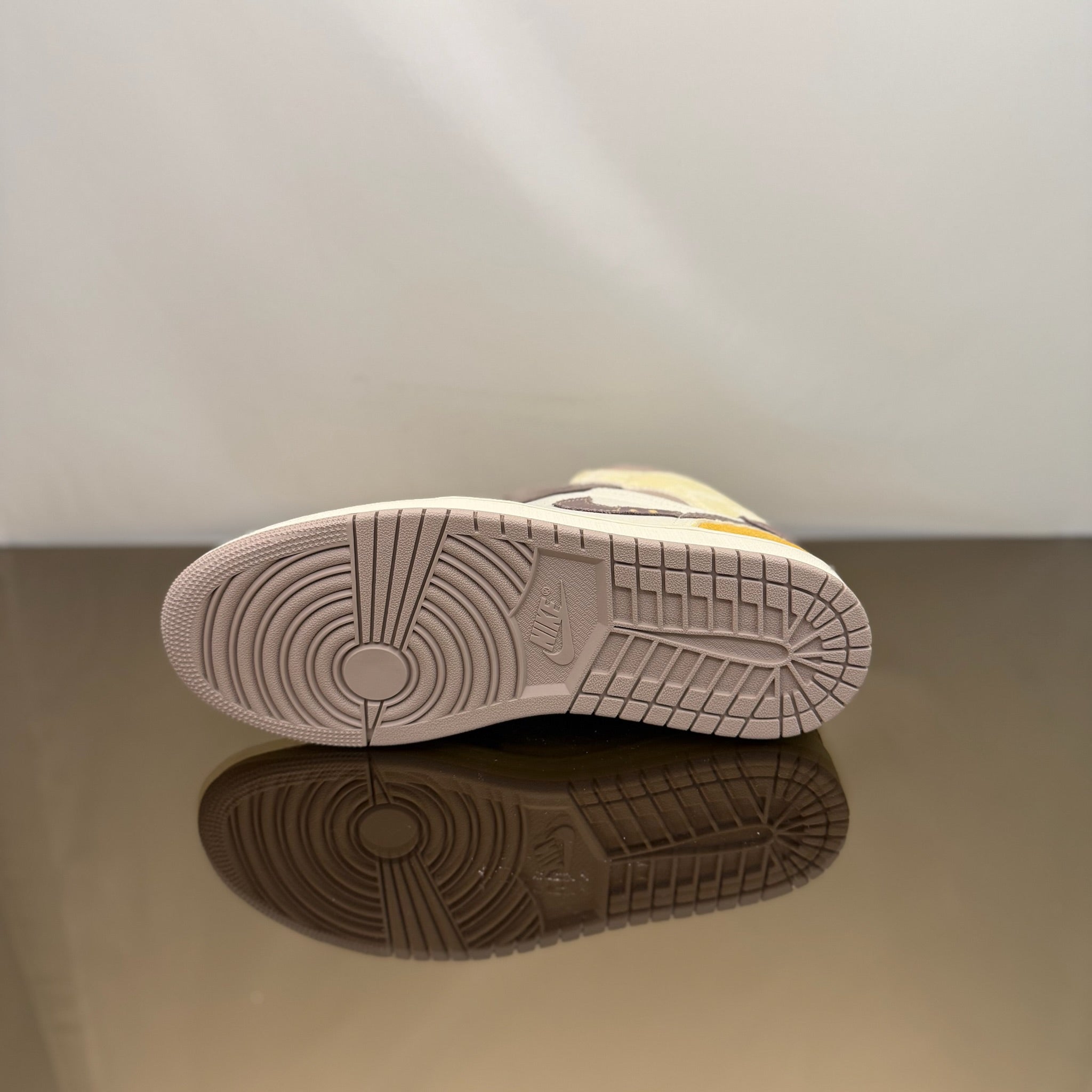 Air Jordan 1 Mid SE CraftTaupe Haze