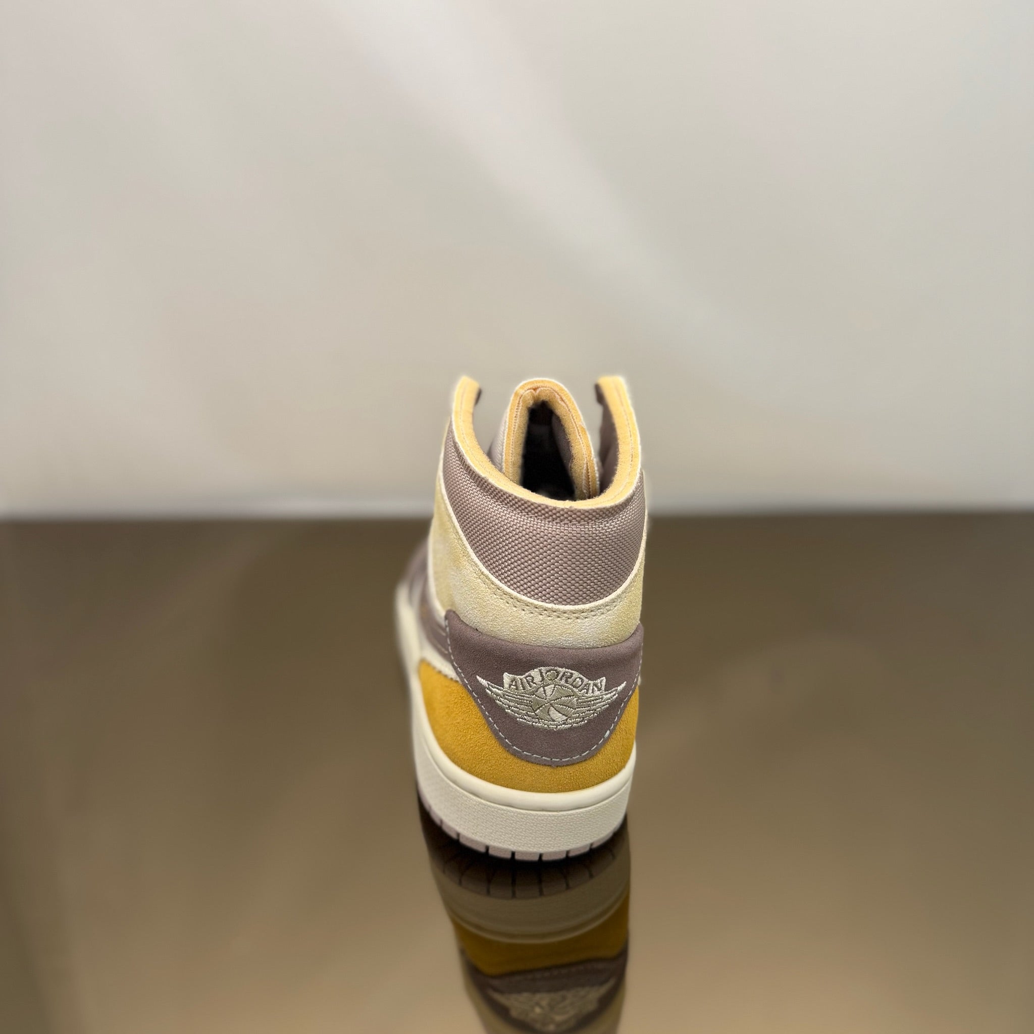 Air Jordan 1 Mid SE CraftTaupe Haze