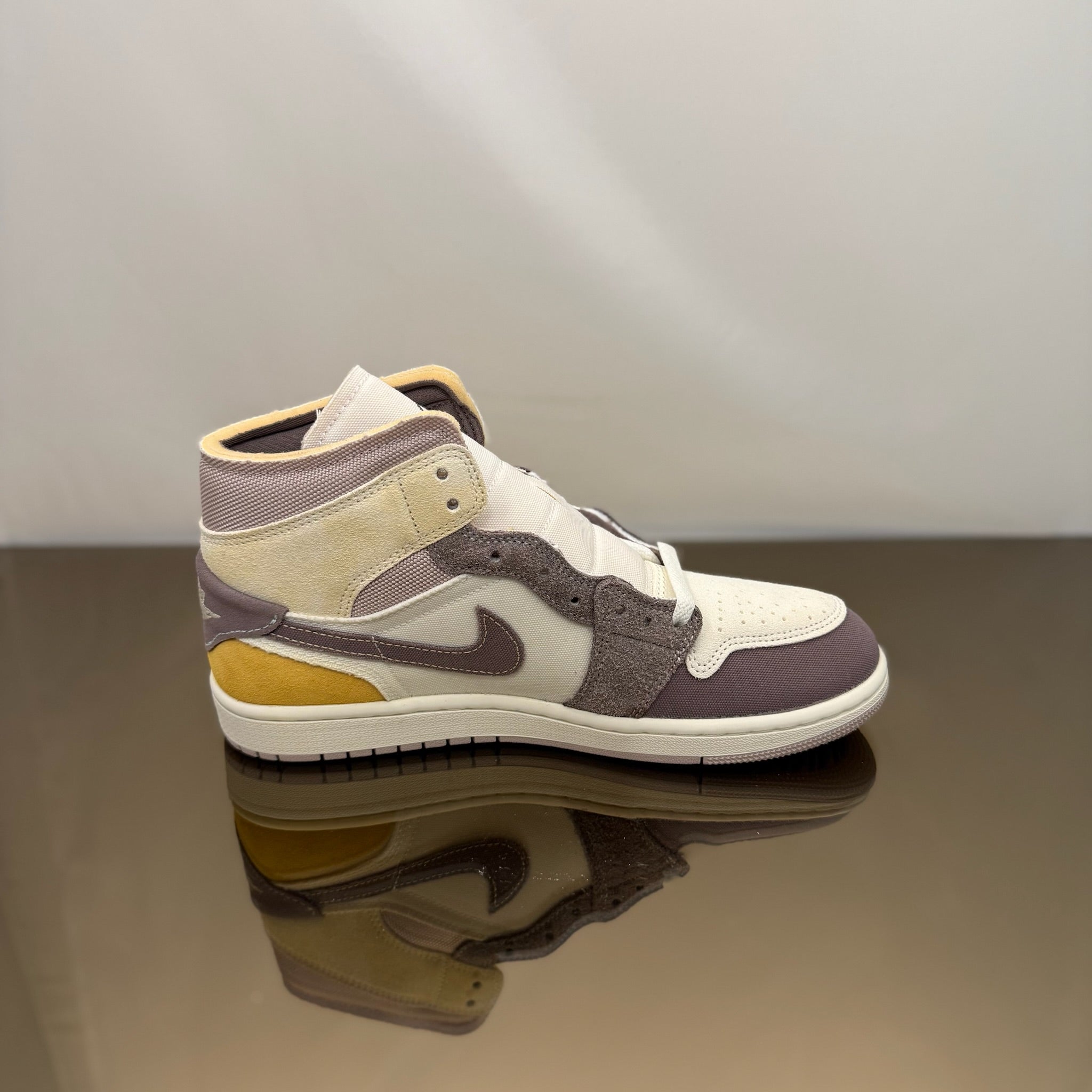 Air Jordan 1 Mid SE CraftTaupe Haze