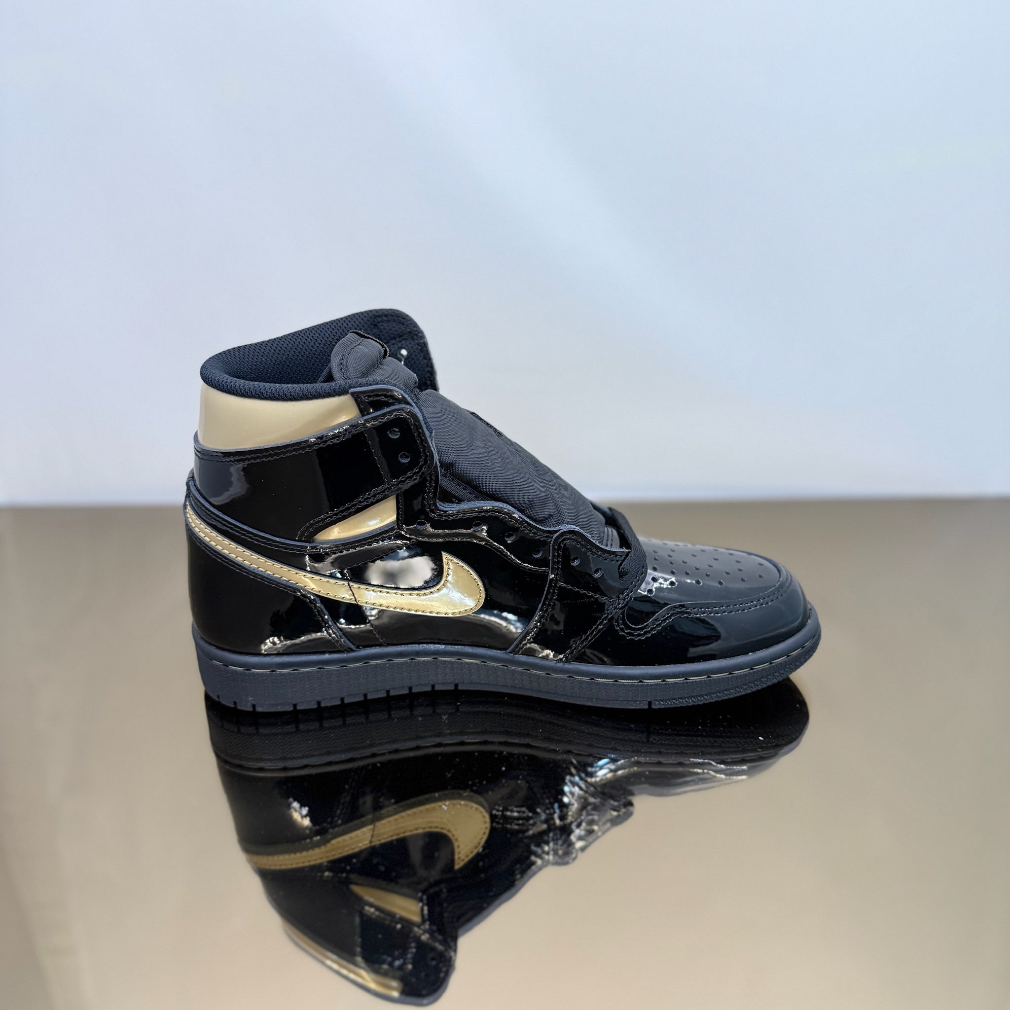 Jordan 1 High Black Metallic Gold