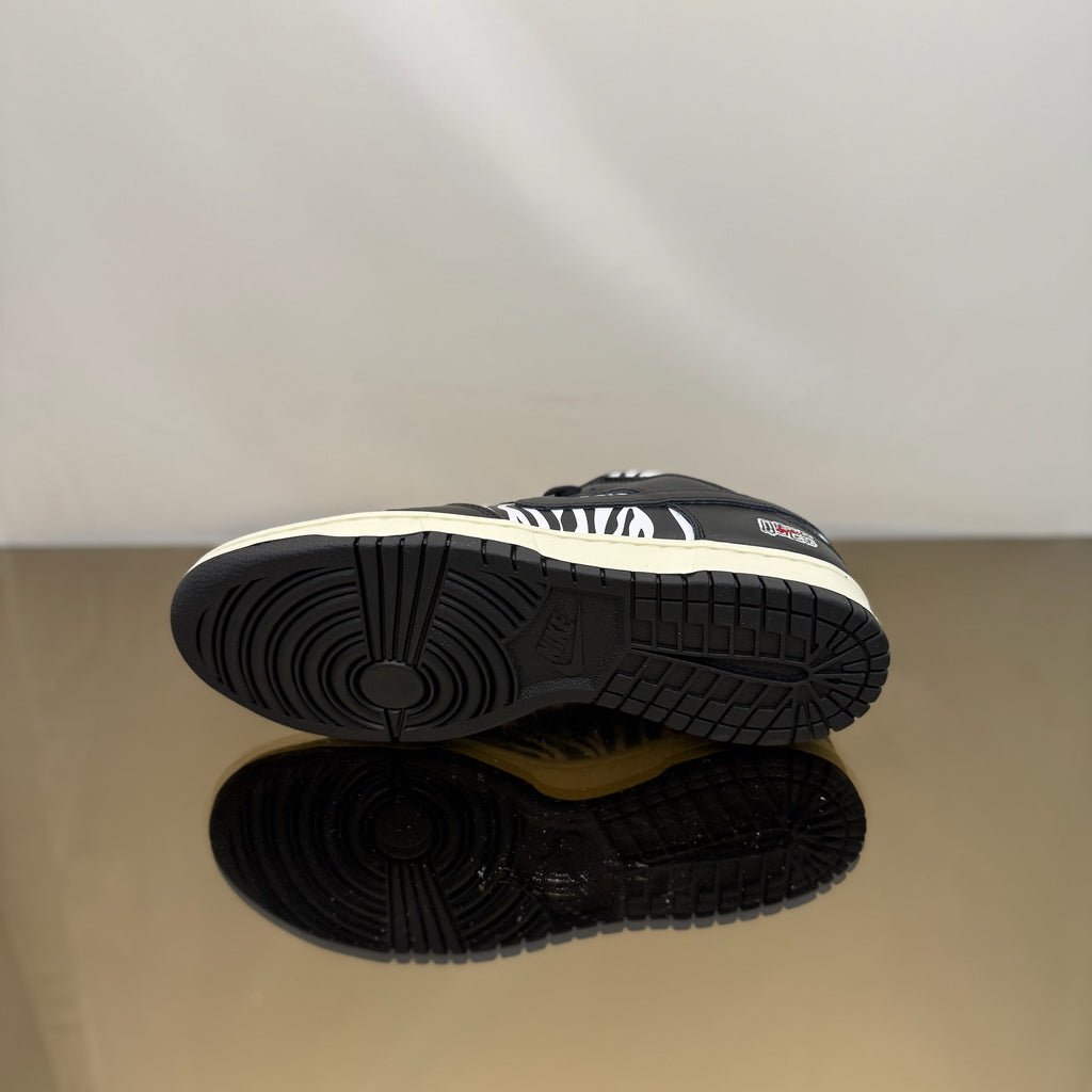 Nike SB Dunk Low OG QS Quartersnacks Zebra