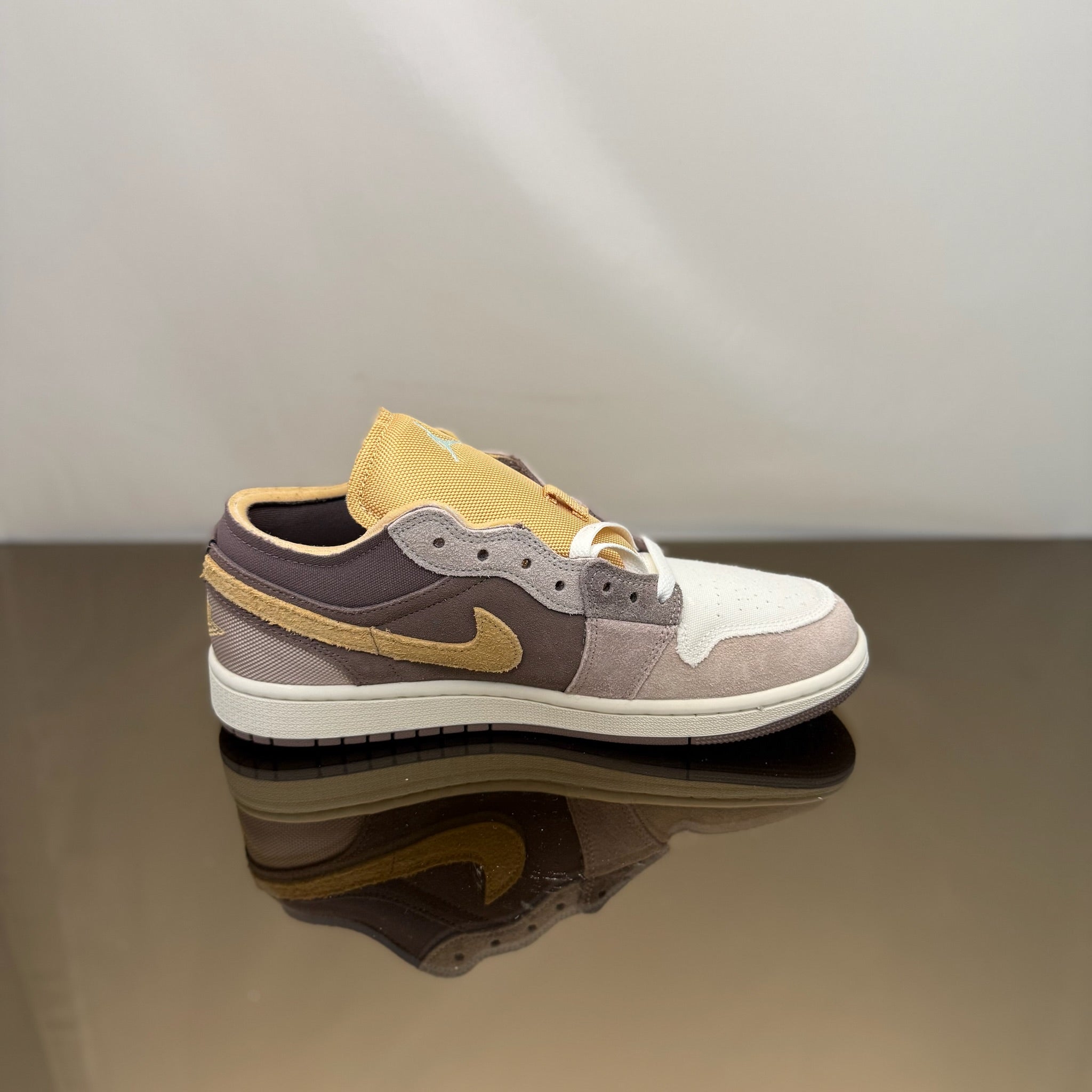 Jordan 1 Low SE Craft Taupe Haze