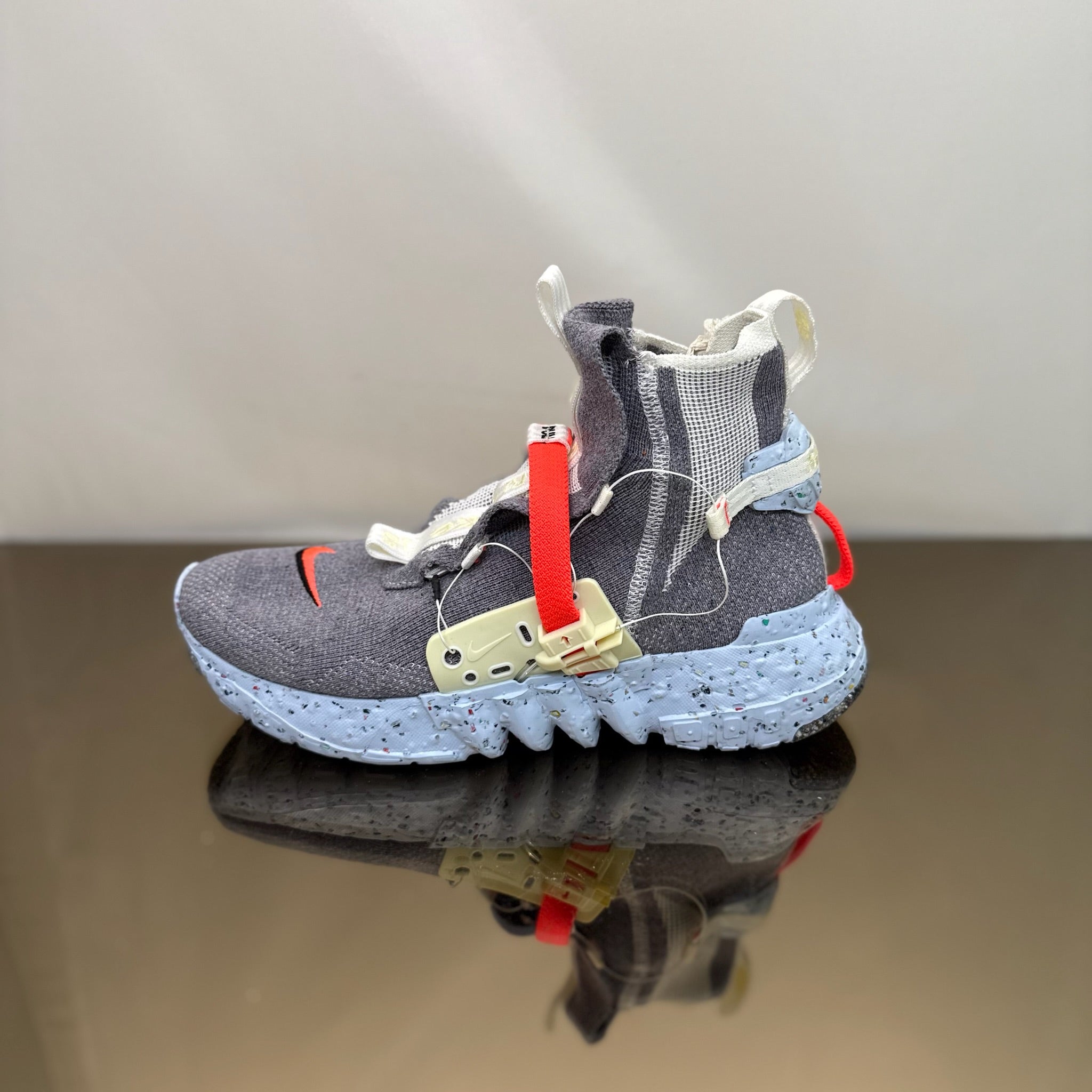 Nike Space Hippie 03 Vast Grey Hyper Crimson