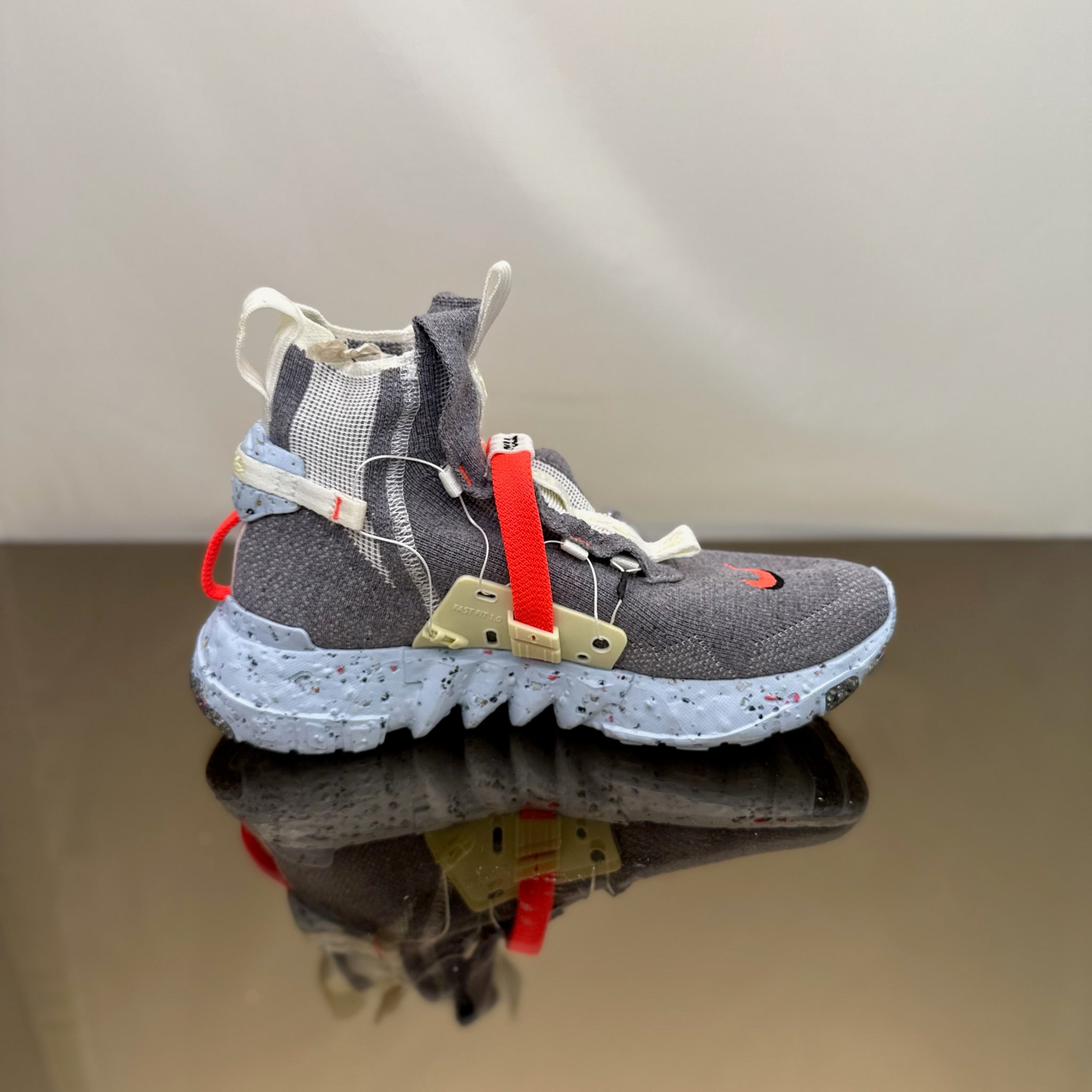 Nike Space Hippie 03 Vast Grey Hyper Crimson