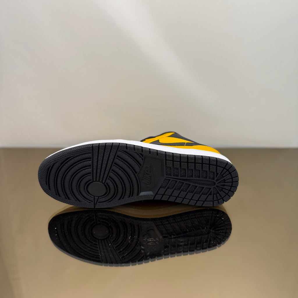 Jordan 1 Low University Gold