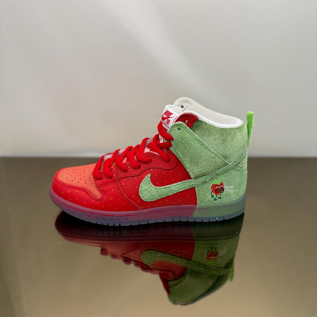 Nike SB Dunk High Strawberry Cough