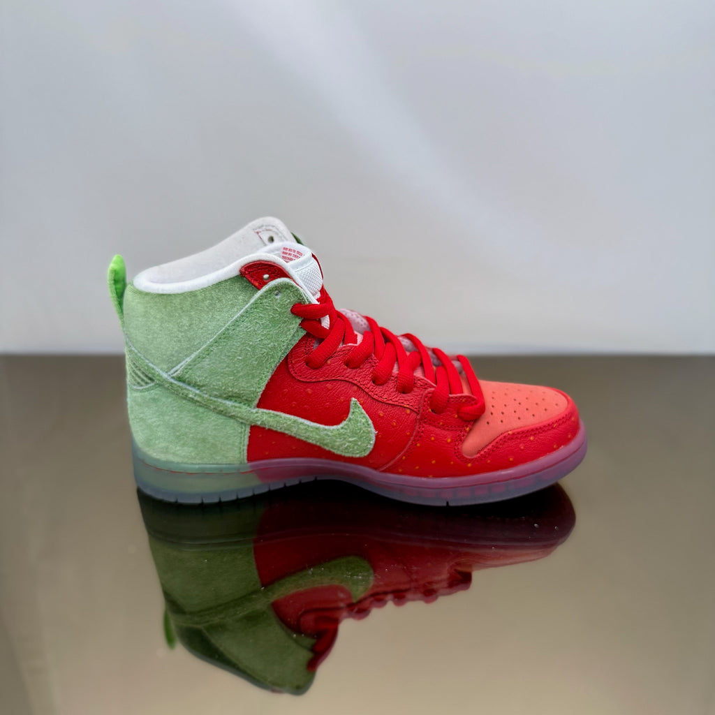 Nike SB Dunk High Strawberry Cough