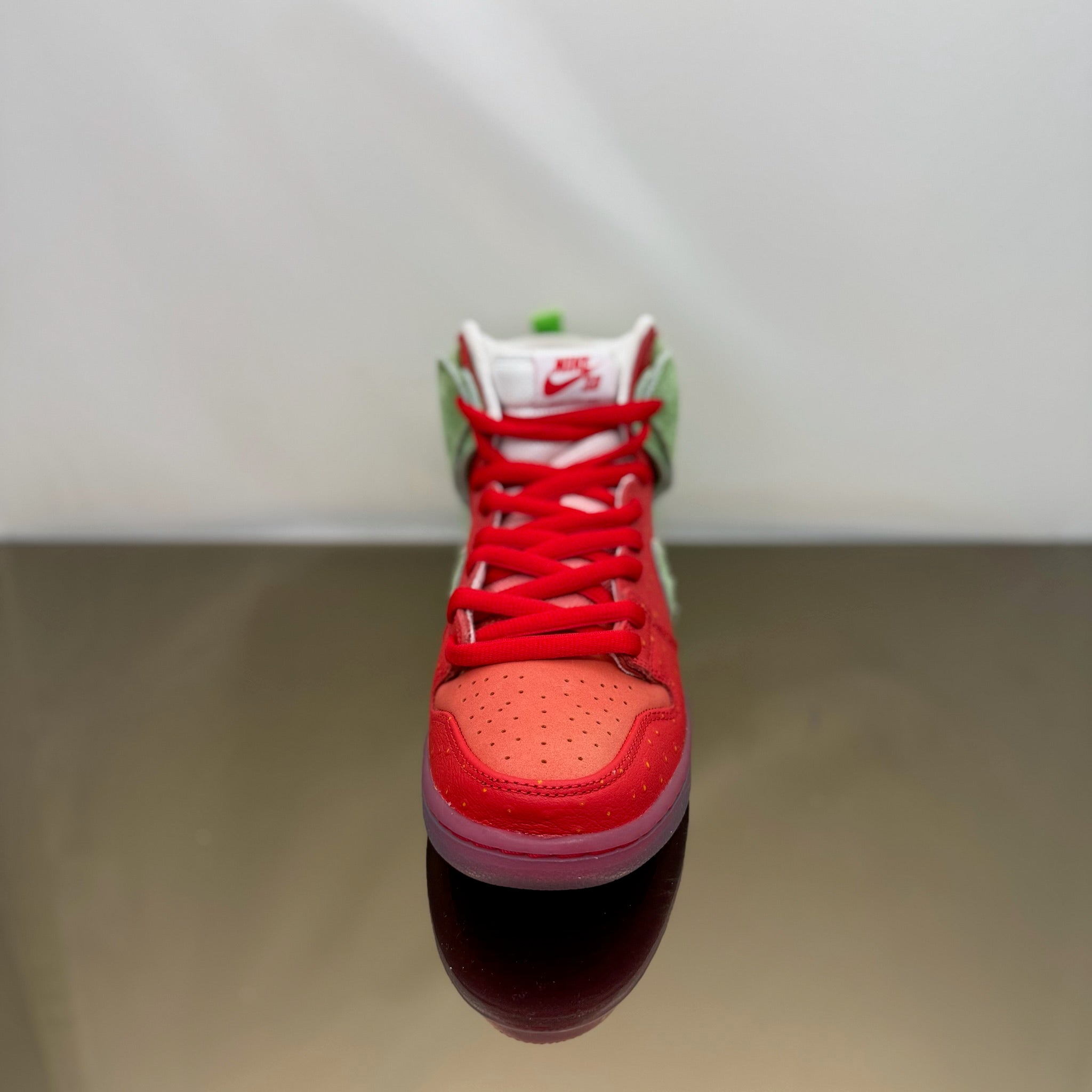 Nike SB Dunk High Strawberry Cough