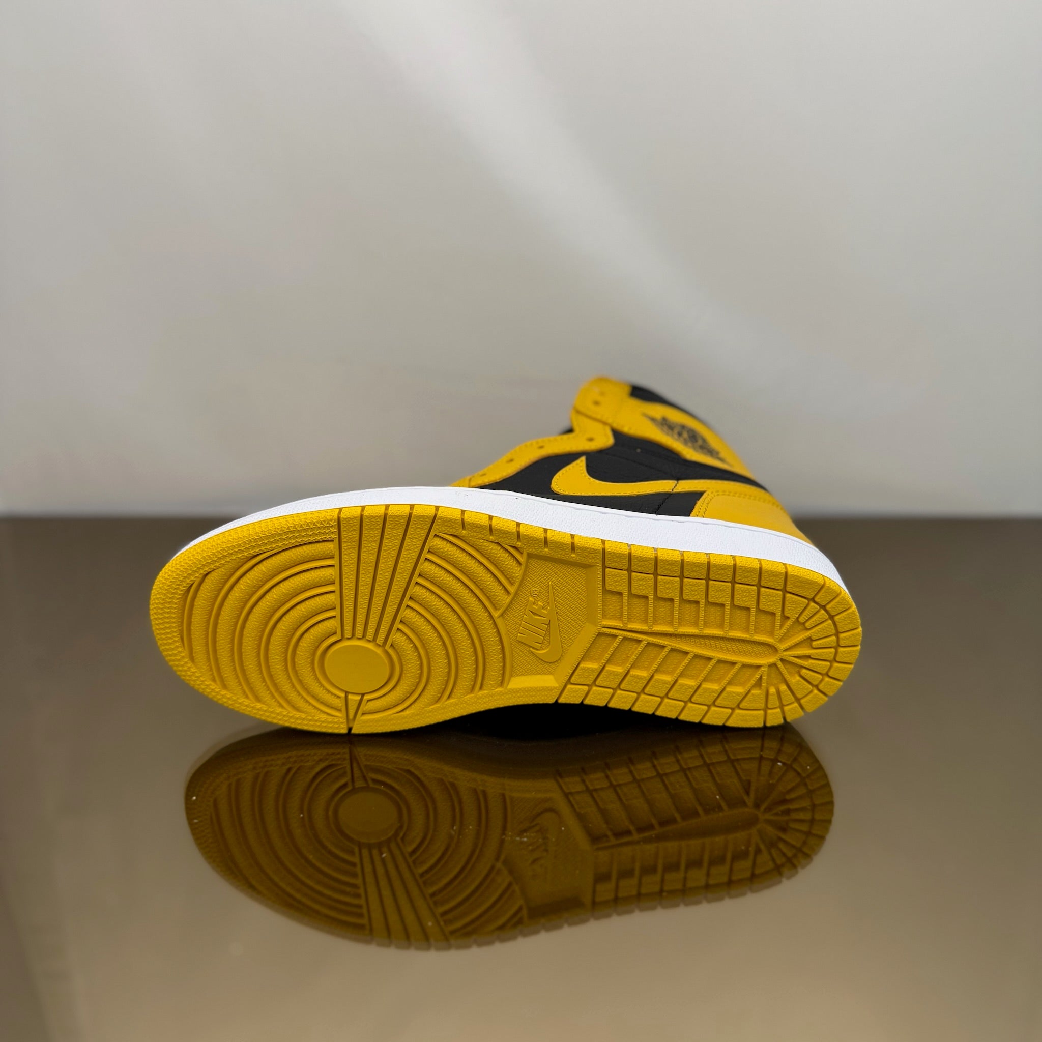 Jordan 1 Retro High Pollen