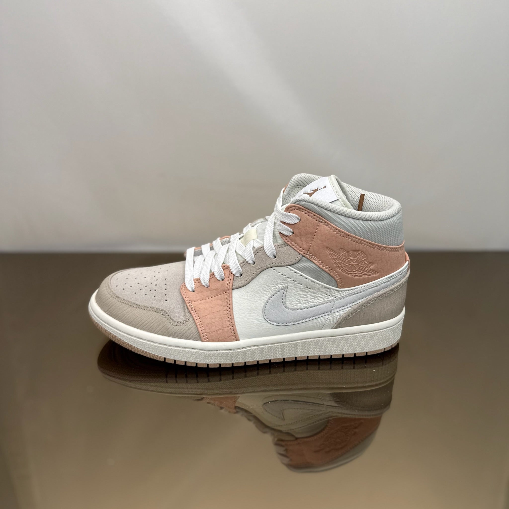 Jordan 1 Mid Milan