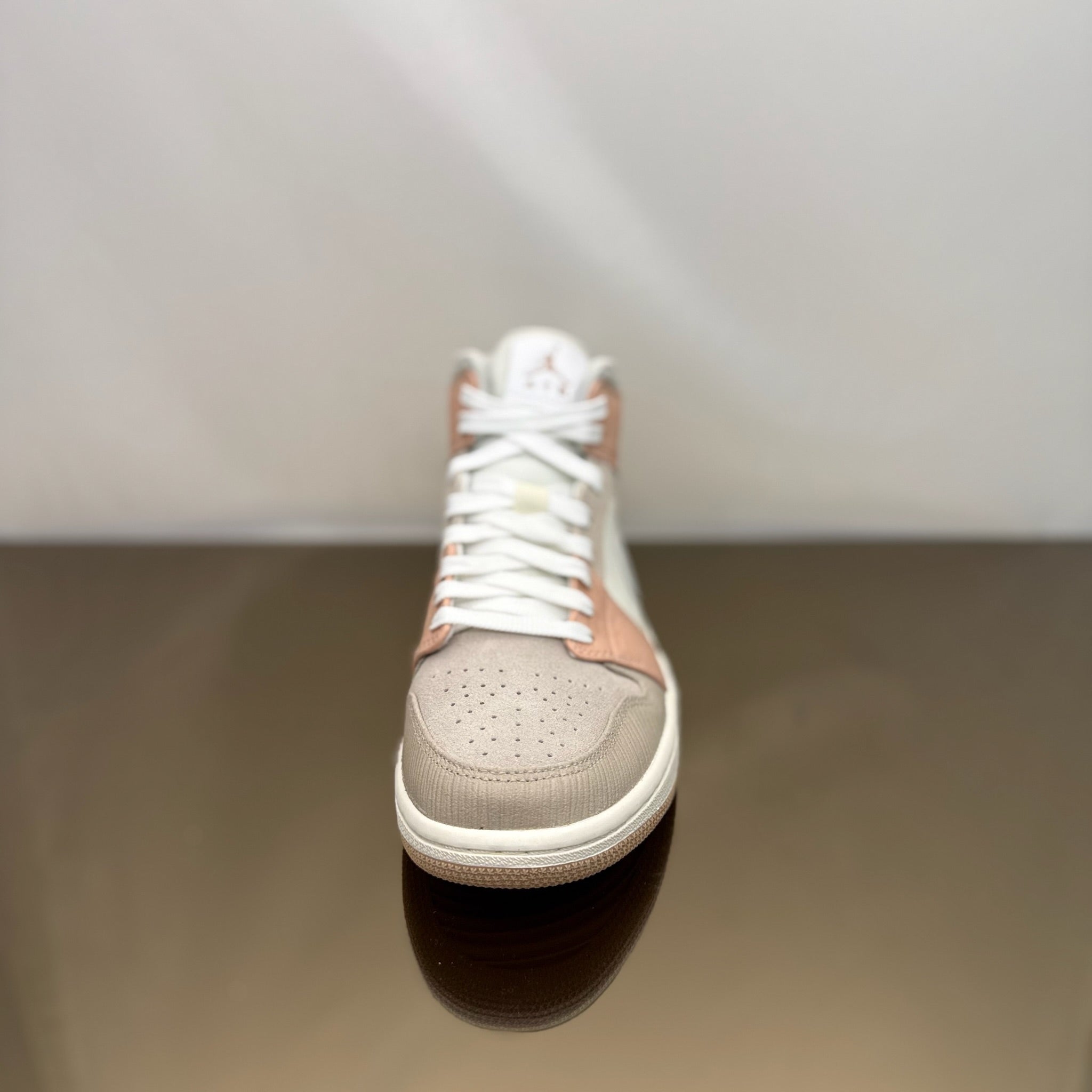 Jordan 1 Mid Milan