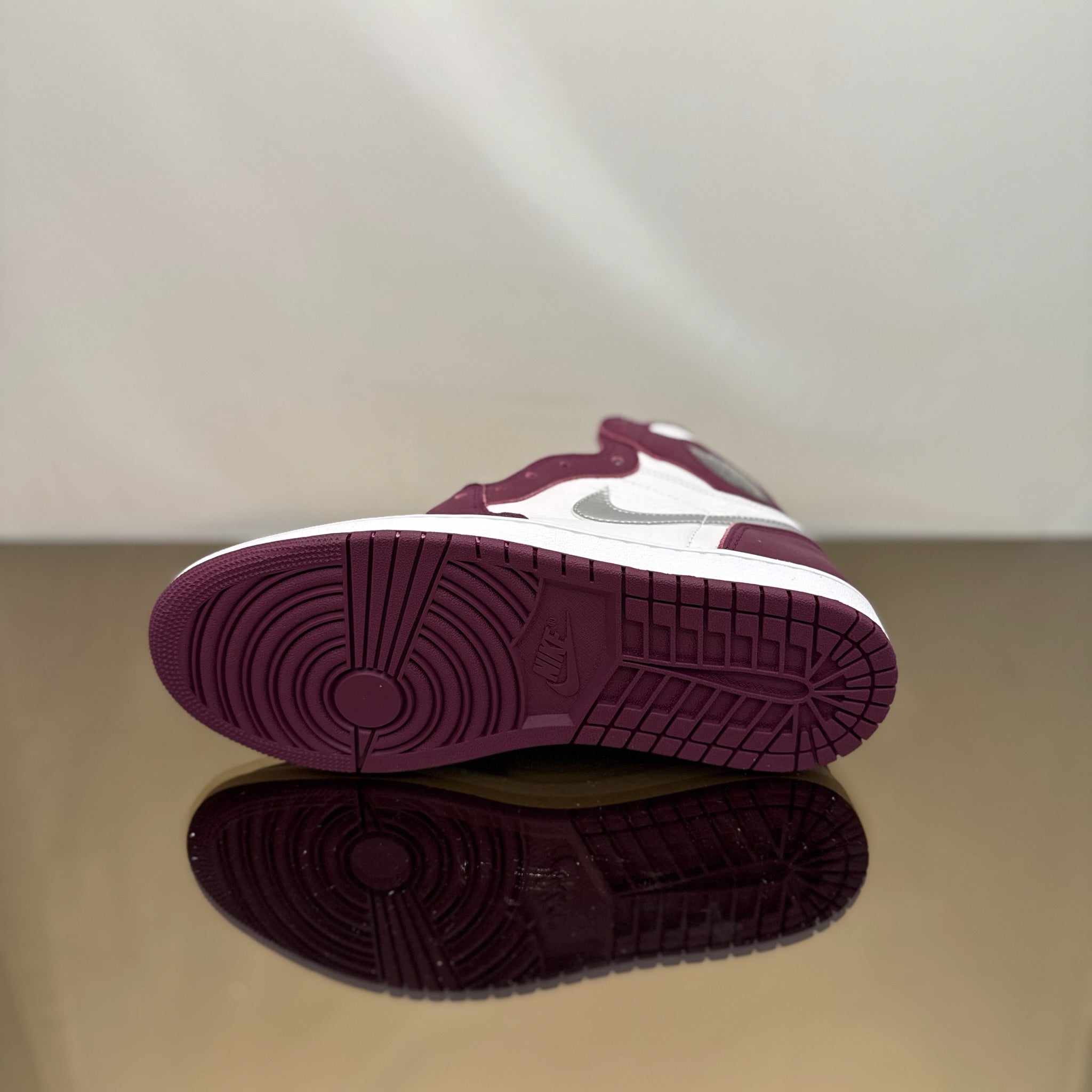 Jordan 1 Retro High OG Bordeaux