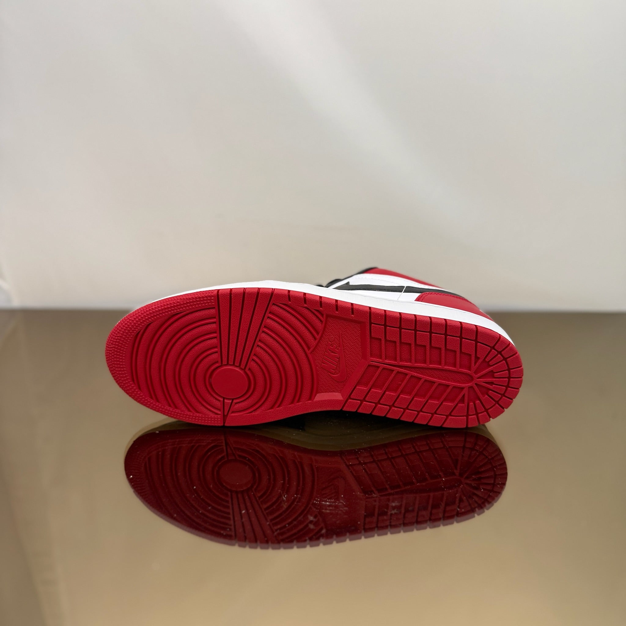 Jordan 1 Low Bred Toe