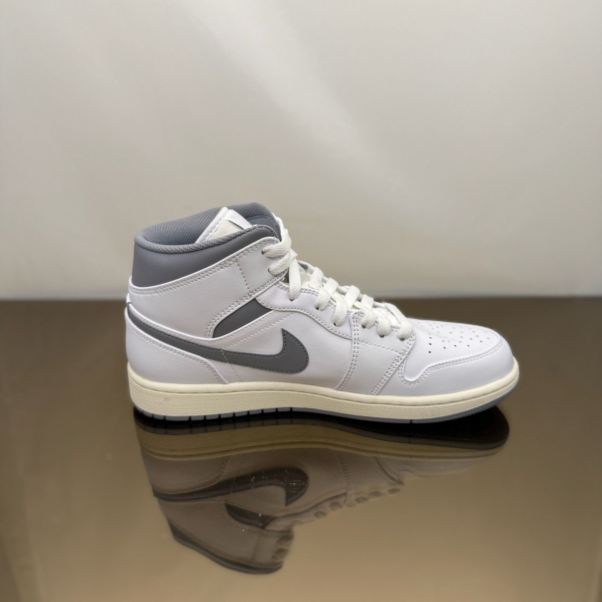 Air Jordan 1 Mid Neutral Grey