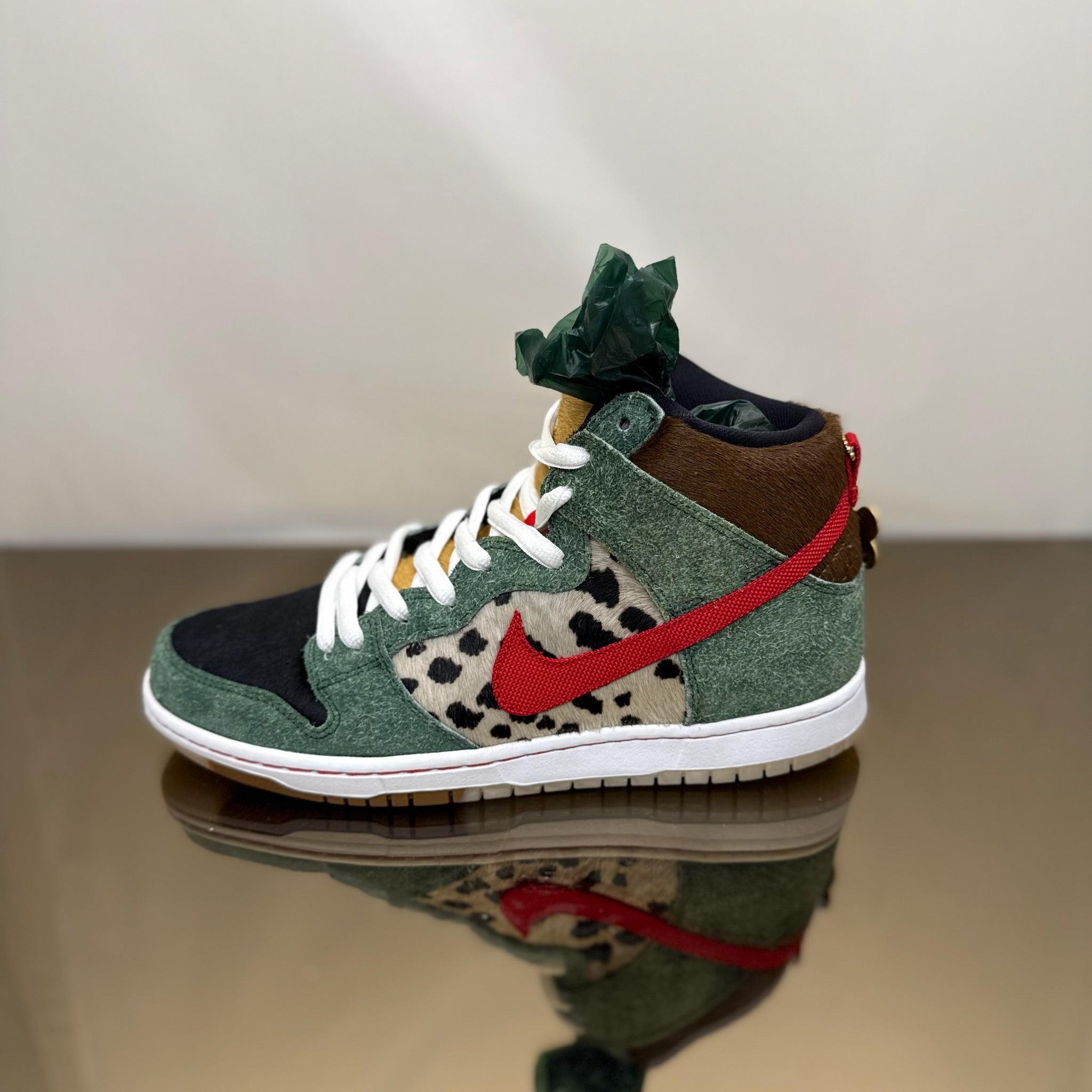 Nike SB Dunk High Dog Walker V