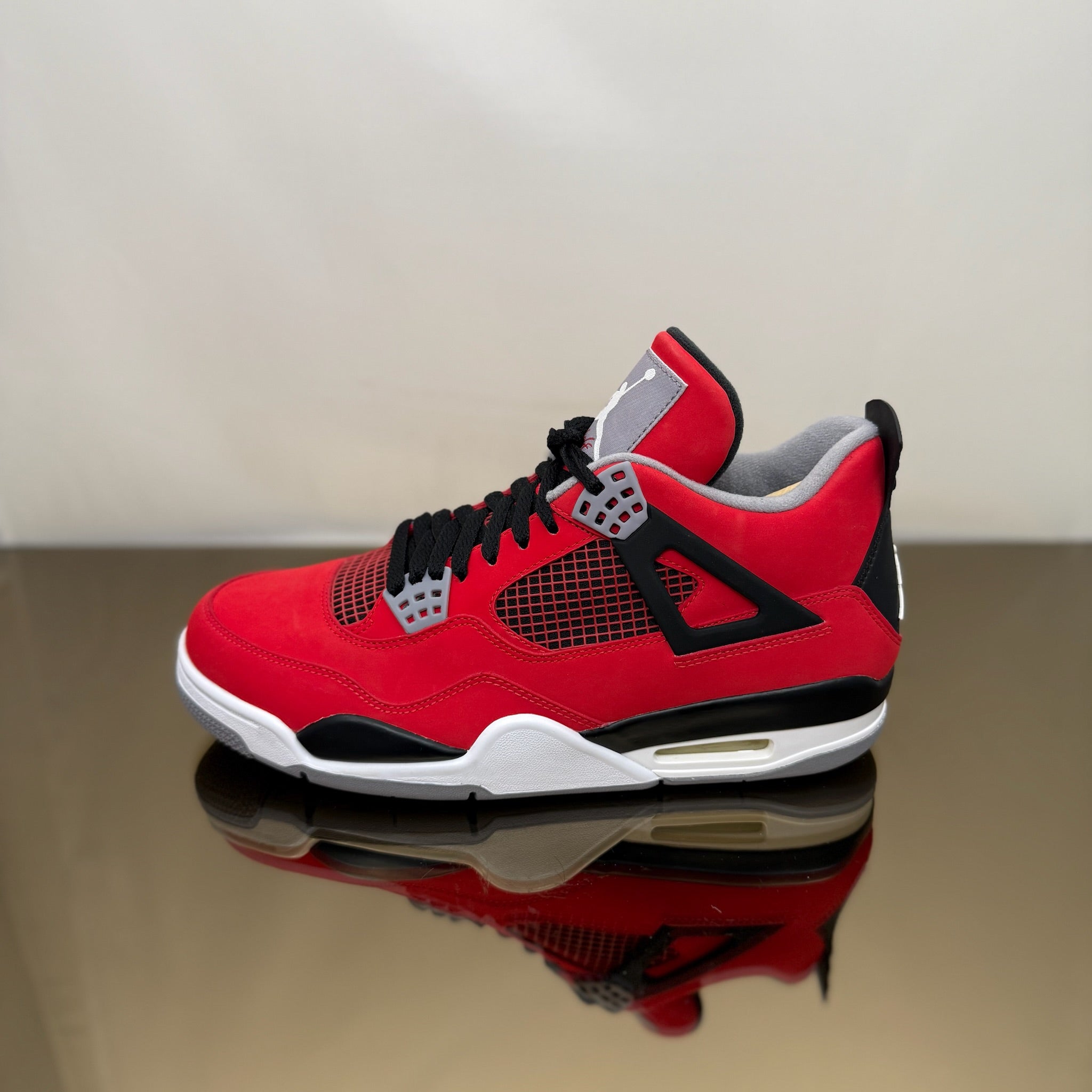 Jordan 4 Retro Toro Bravo