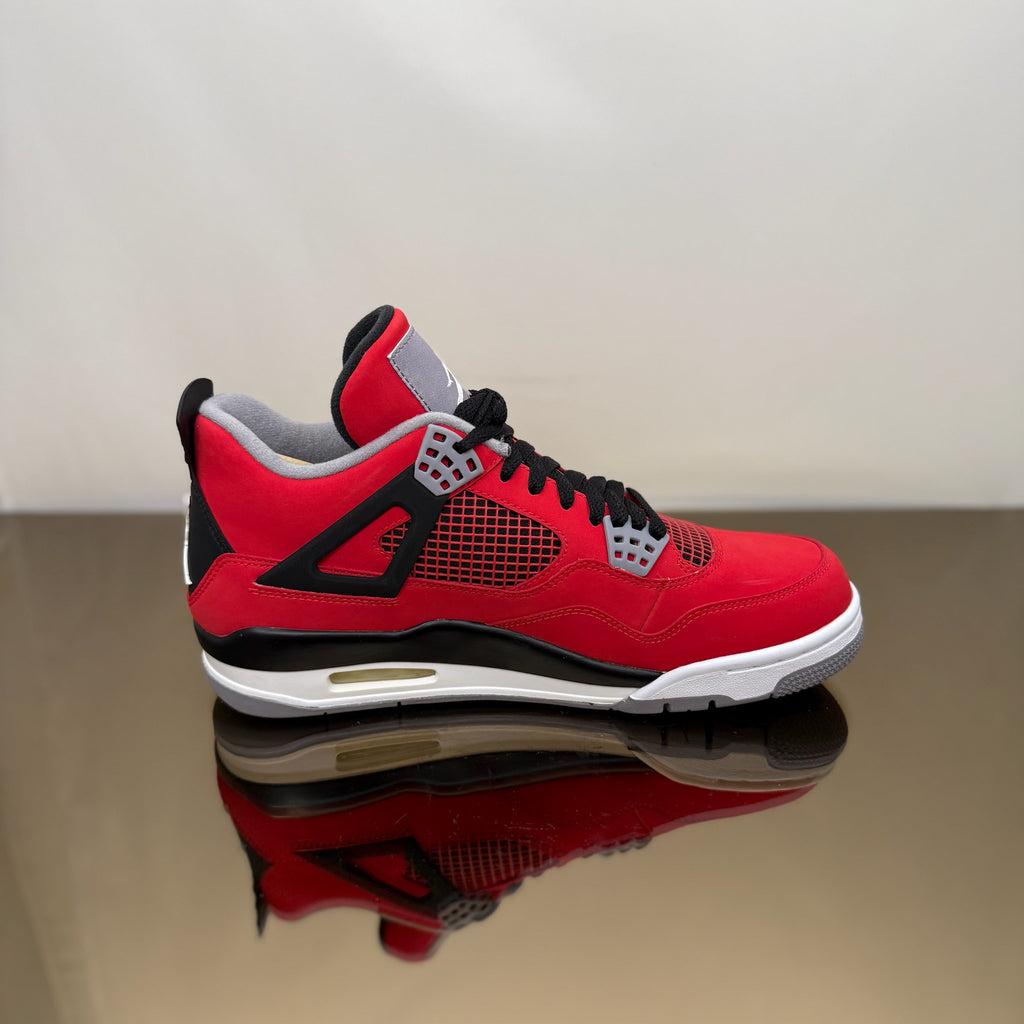 Jordan 4 Retro Toro Bravo