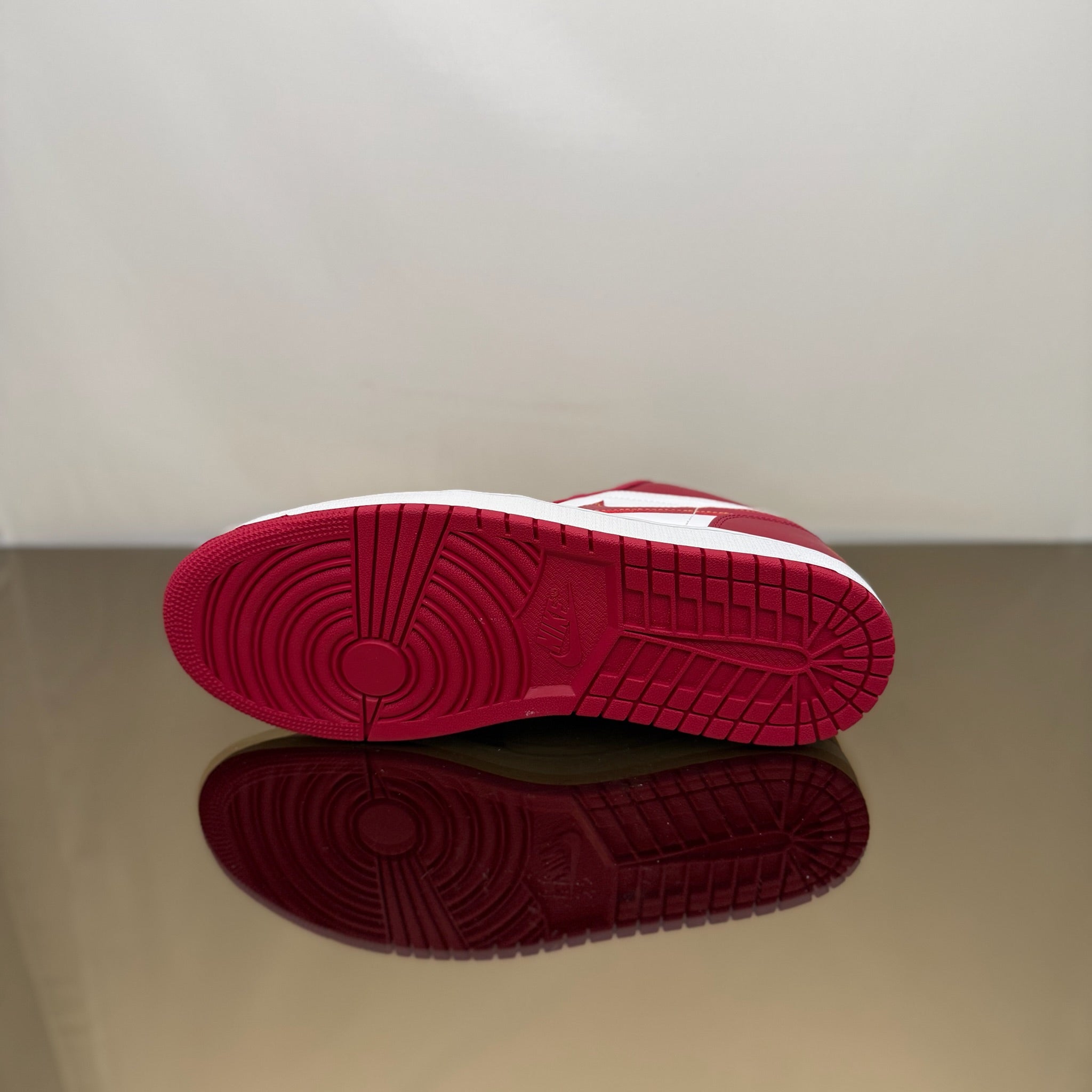 Jordan 1 Low Cardinal Red