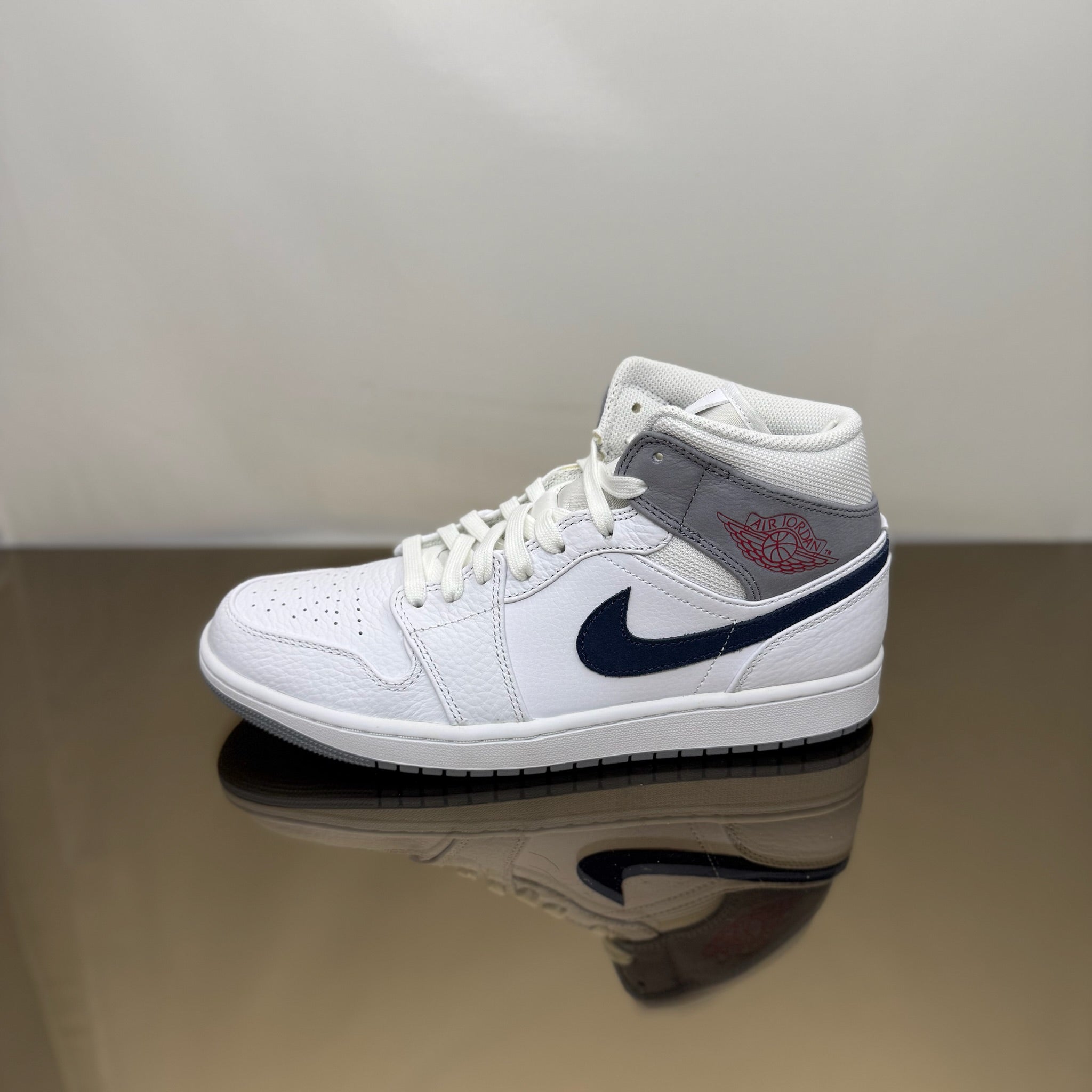 Jordan 1 Mid Paris White