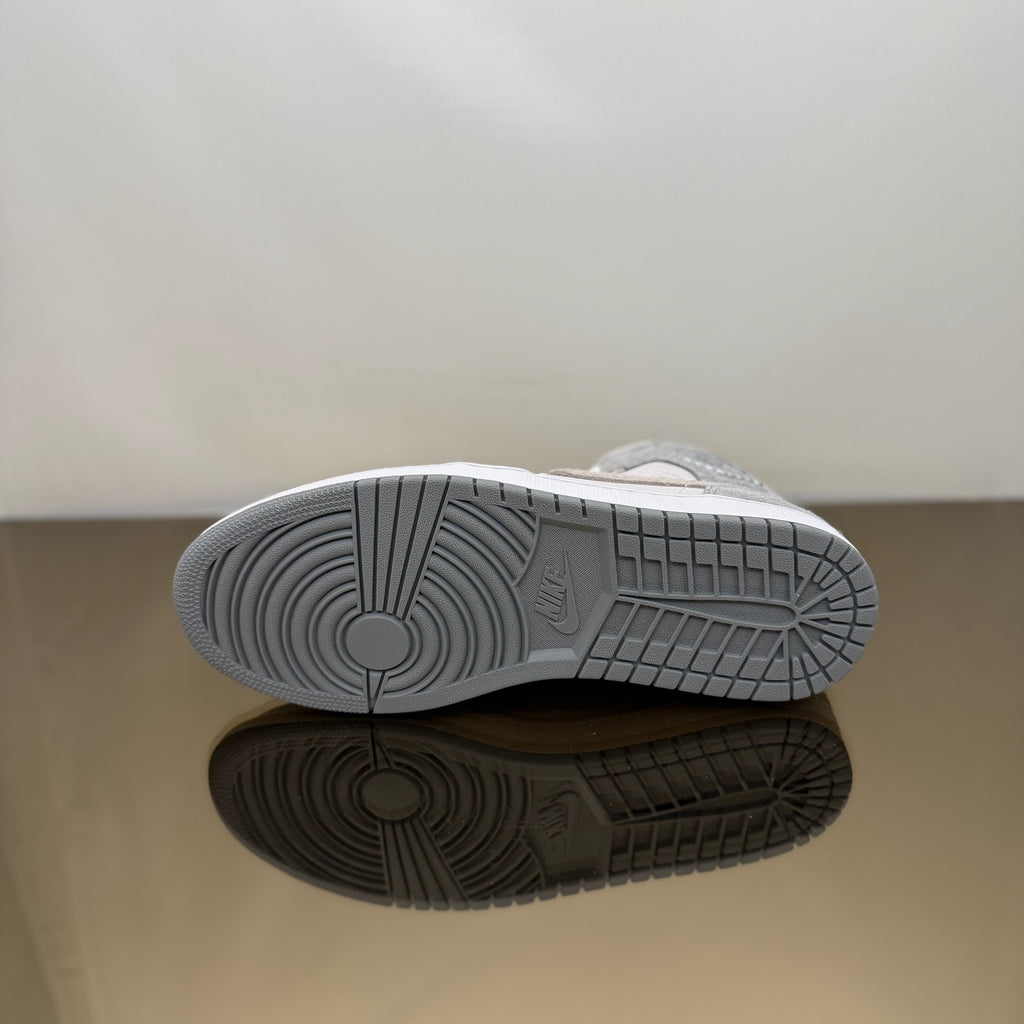 Jordan 1 Mid SE Particle Grey
