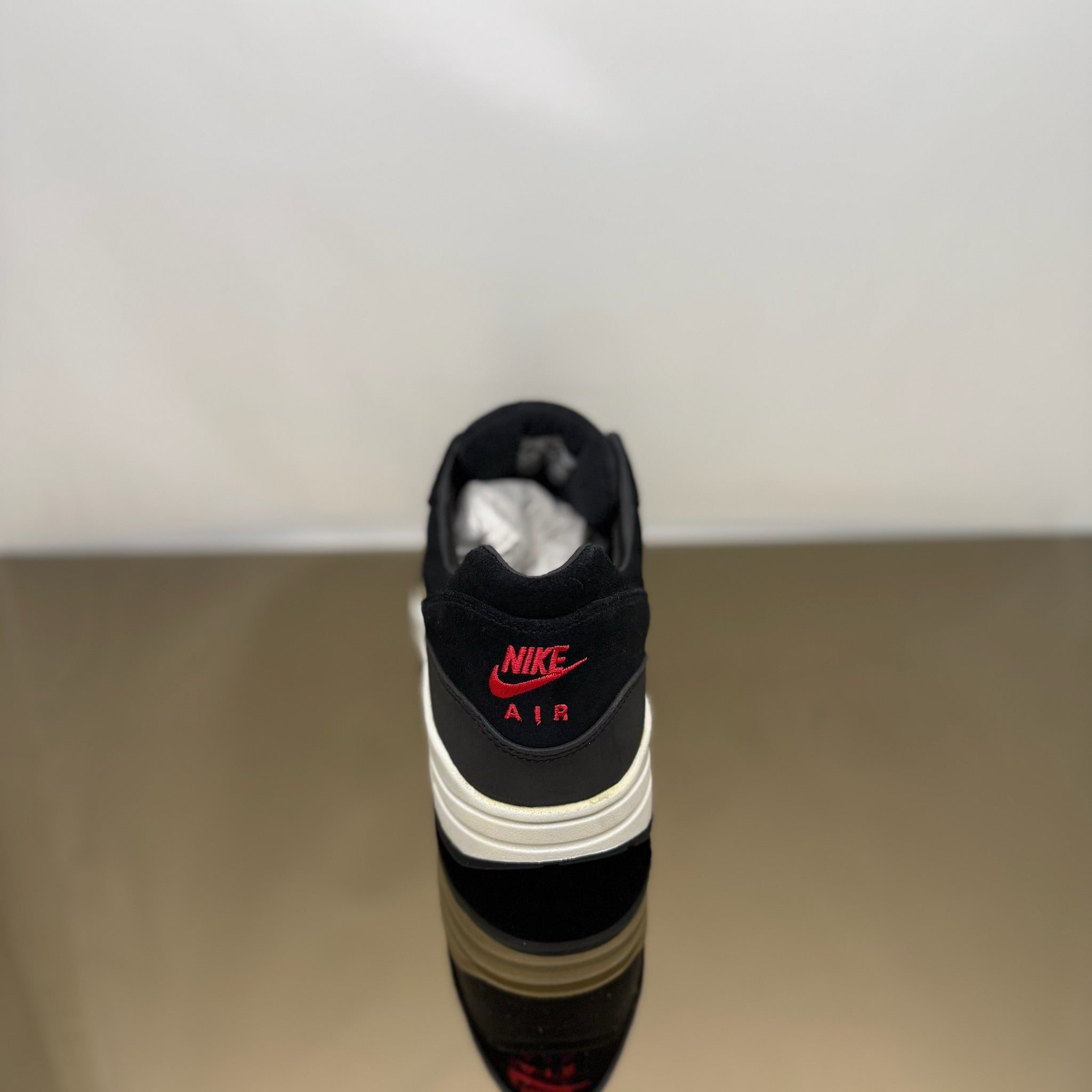 Nike Air Max 1 Gold Hyper Red