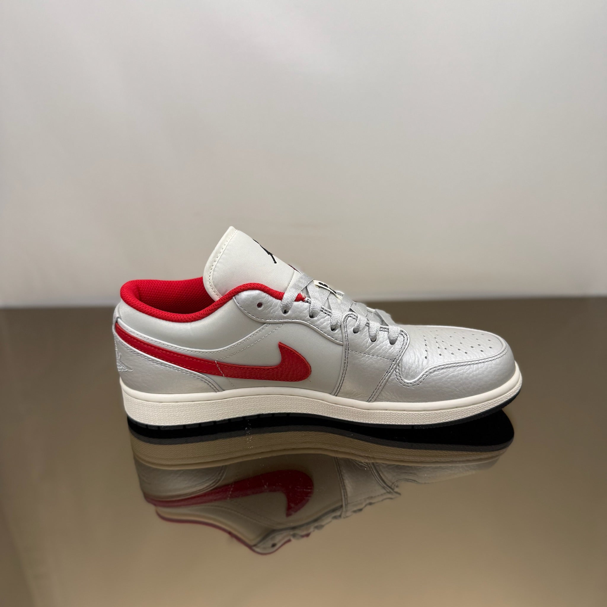 Jordan 1 Low Night Track