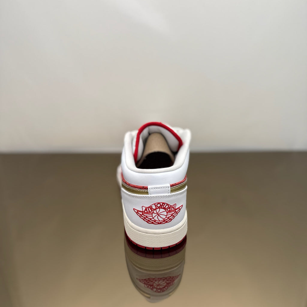 Jordan 1 Low Spades