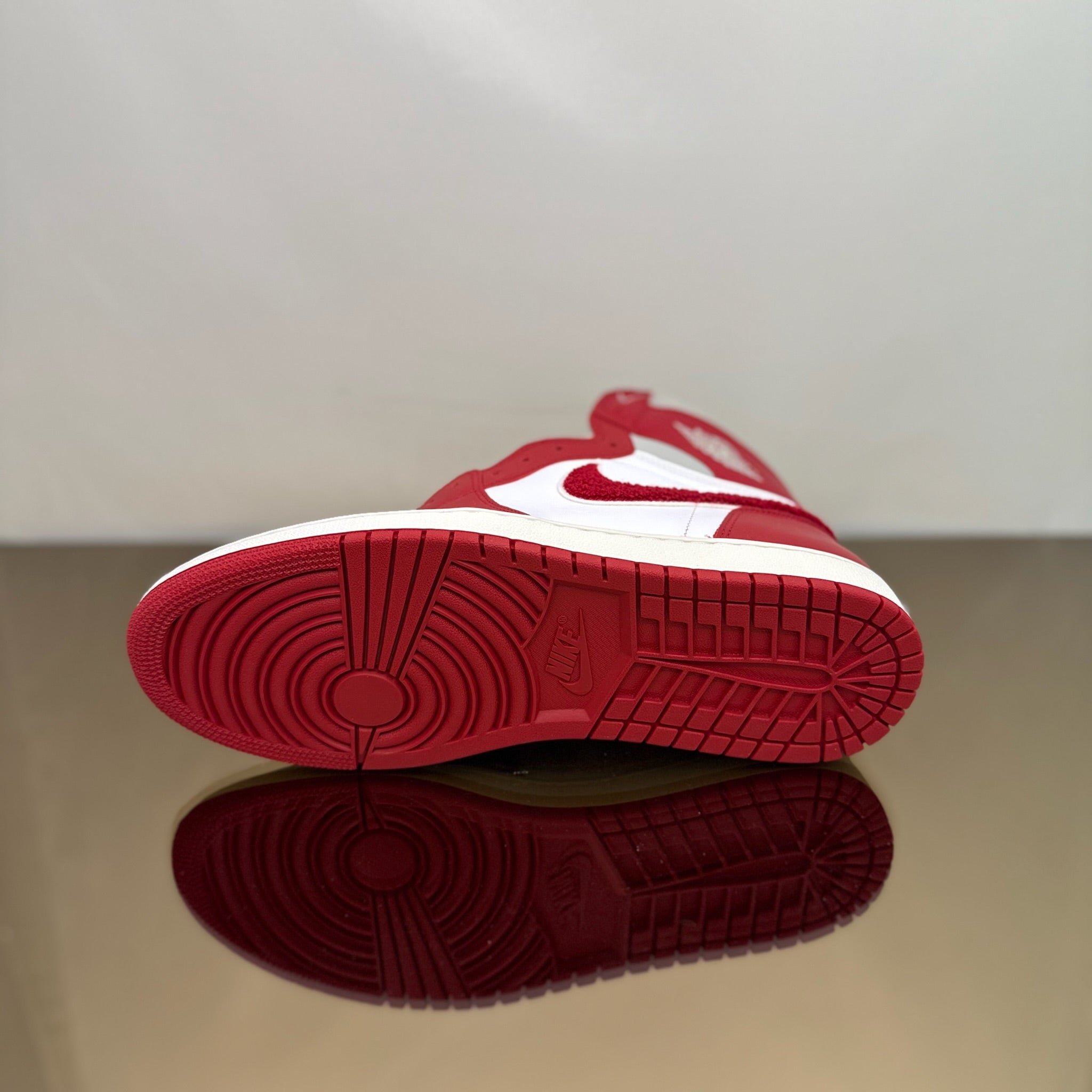 Jordan 1 Retro High OG Varsity Red (W)