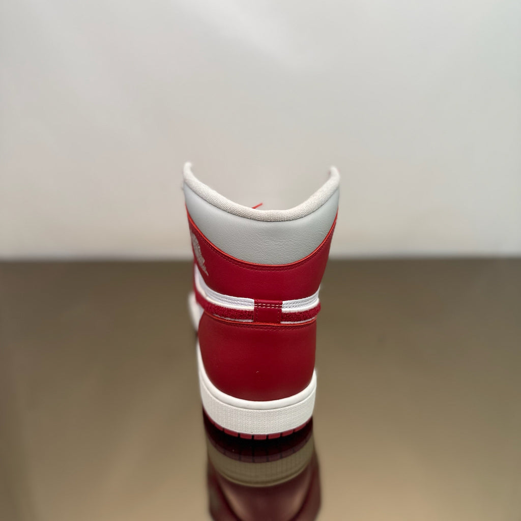 Jordan 1 Retro High OG Varsity Red (W)