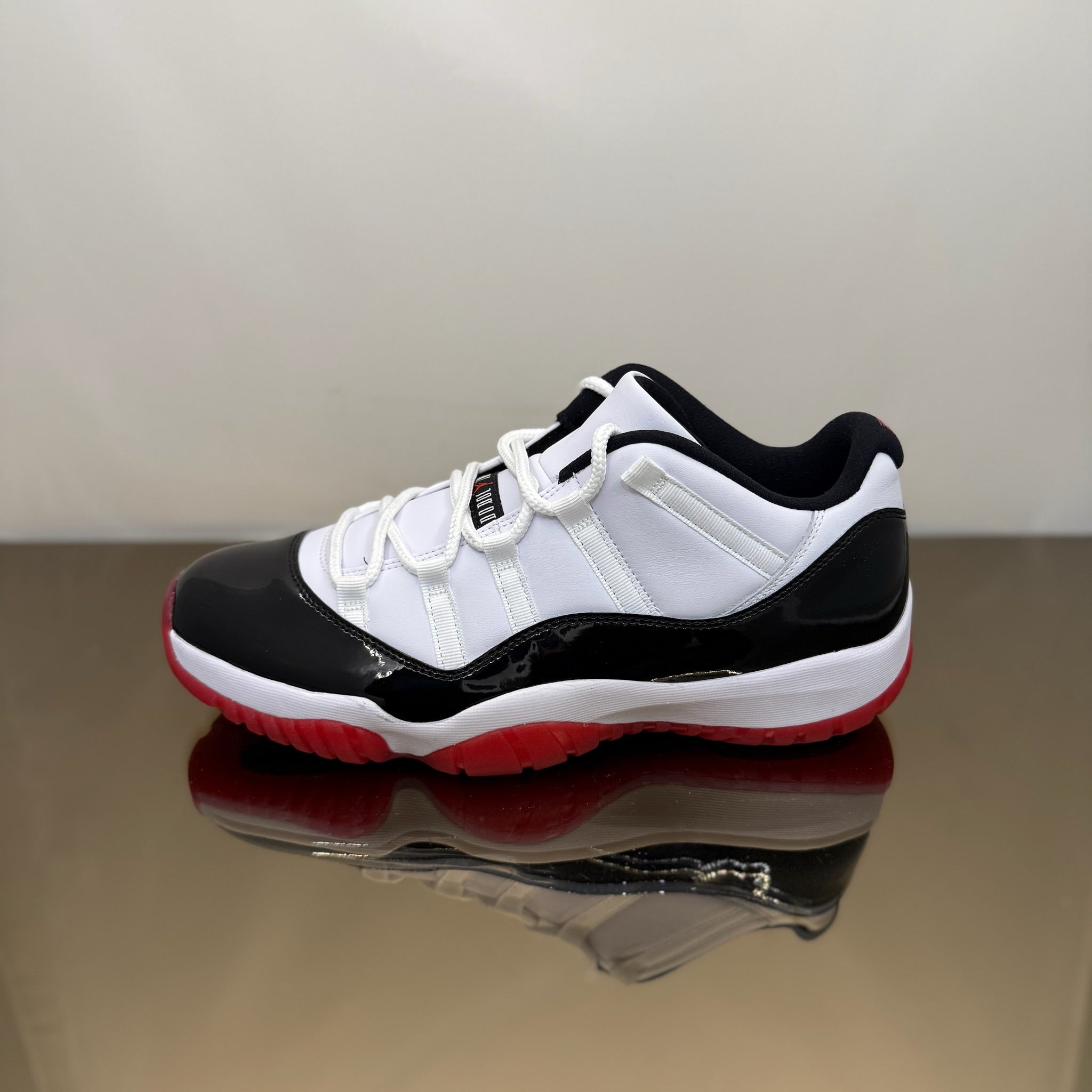 Jordan 11 Retro Low Concord Bred