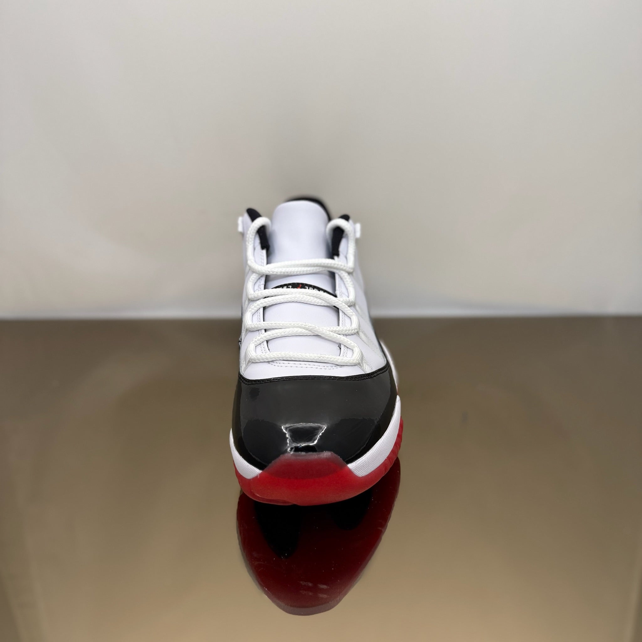 Jordan 11 Retro Low Concord Bred
