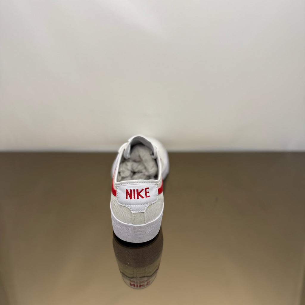 Nike SB Blazer Court Weiß Universität Rot