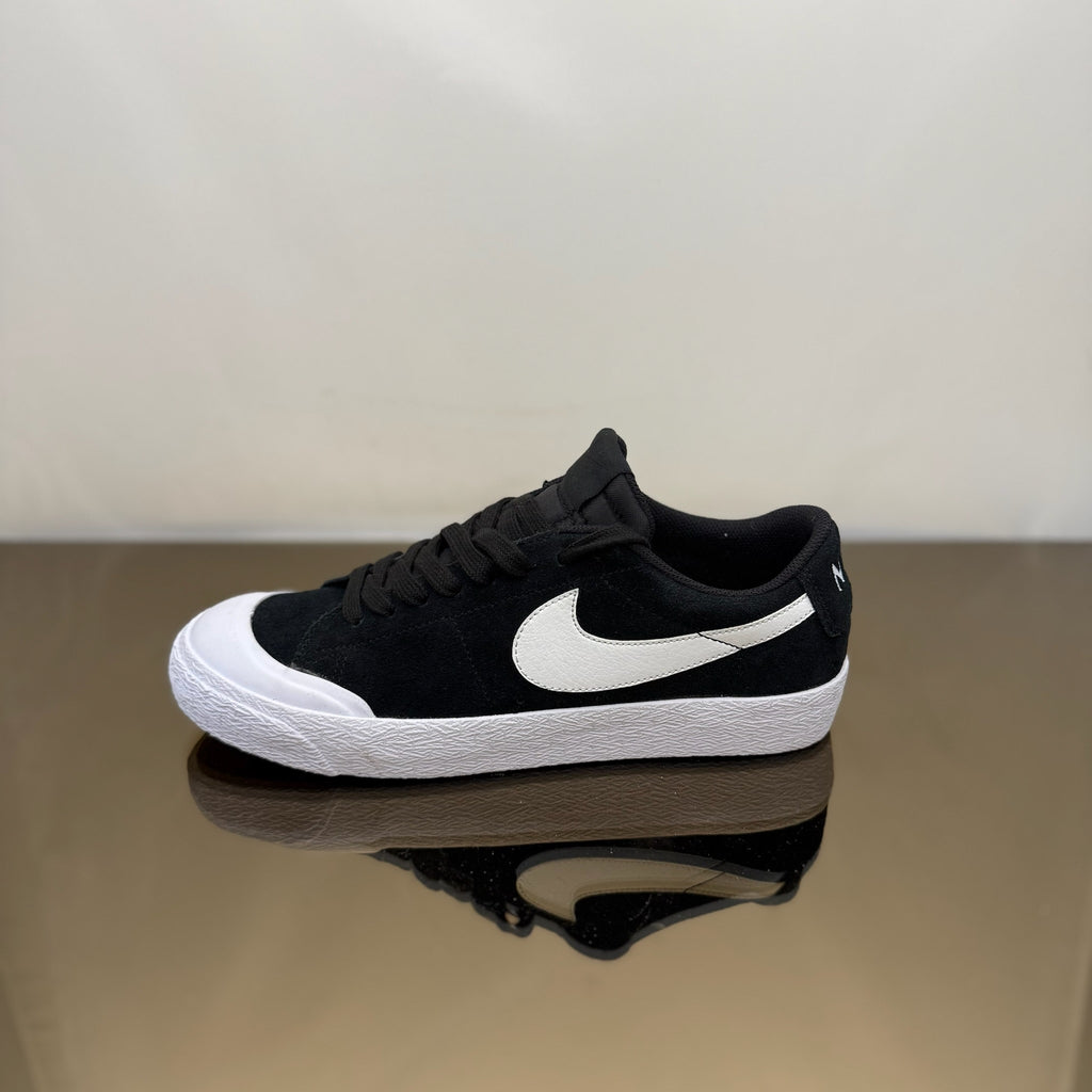 Nike SB Zoom Blazer Low XT Schwarz Weiß