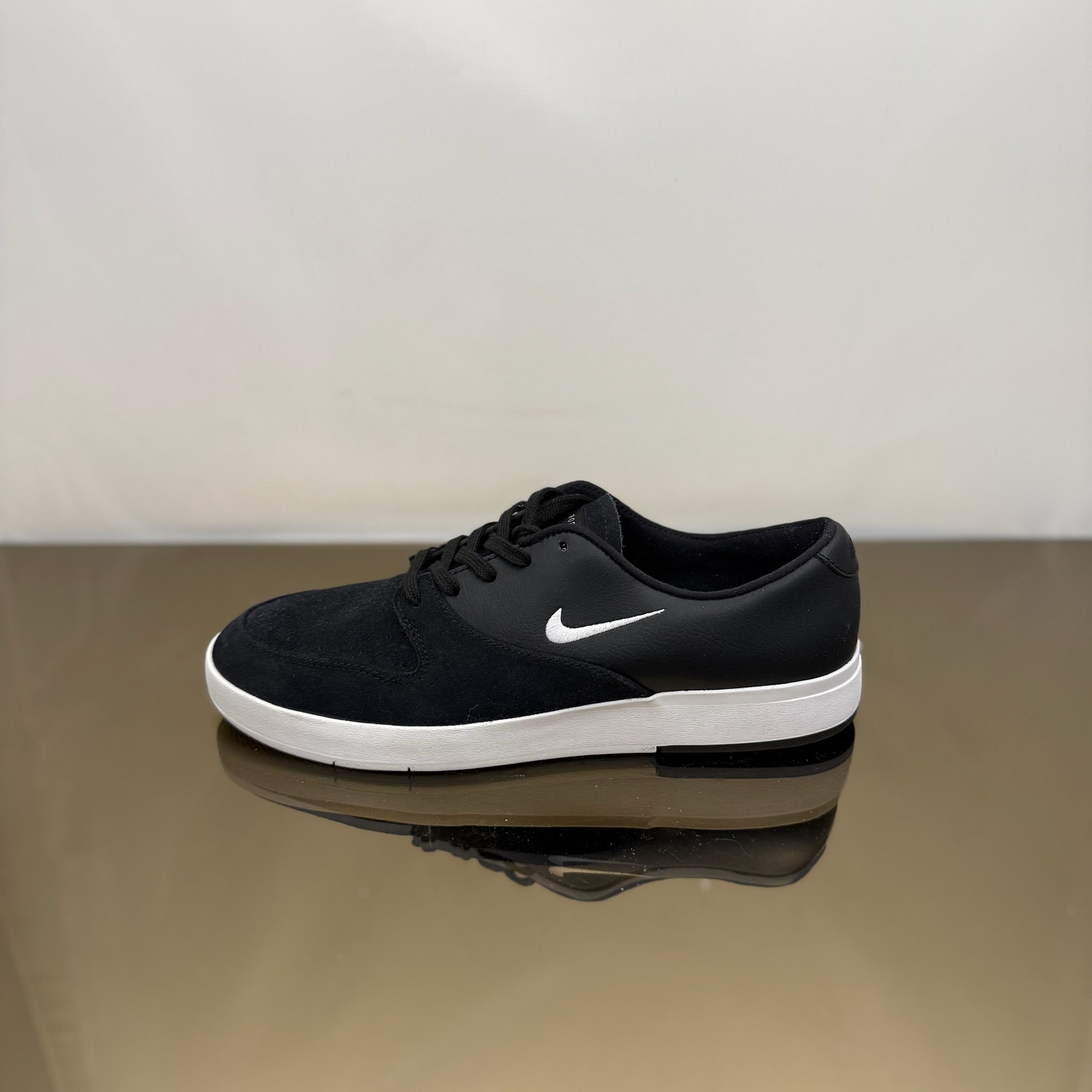 Nike SB Shane Schwarz Weiß