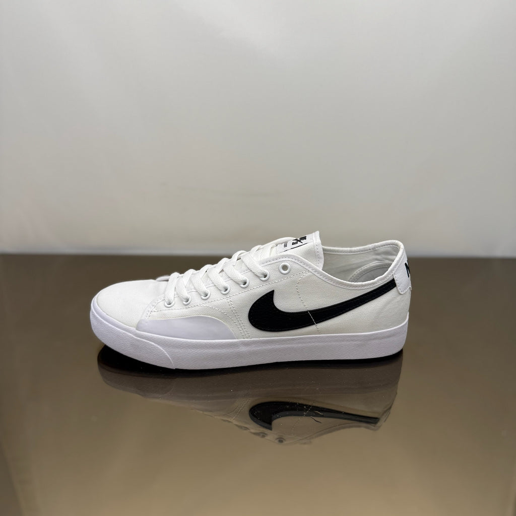 Nike SB Blazer Court Weiß Schwarz
