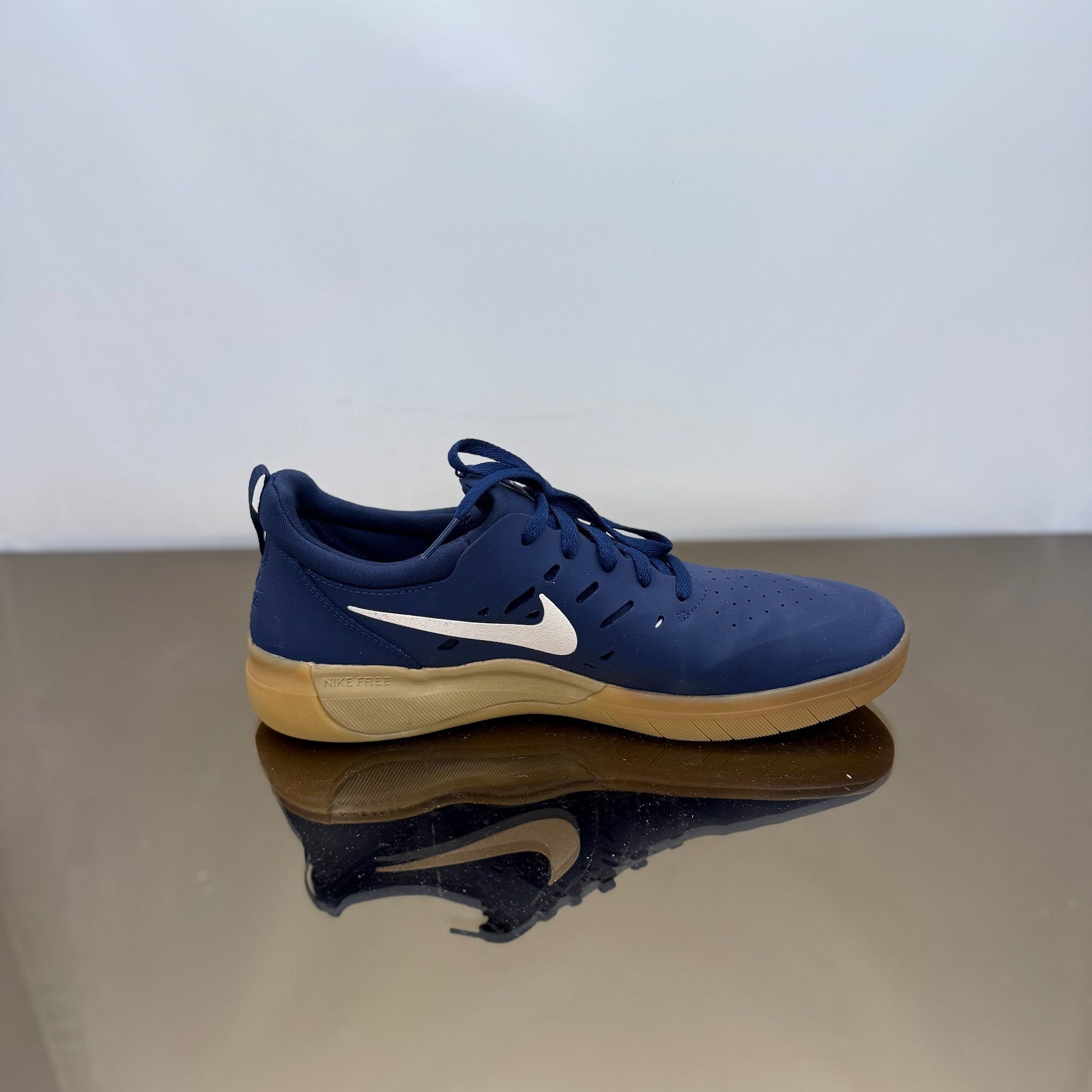 Nike SB Nyjah Free Marineblau Kaugummi