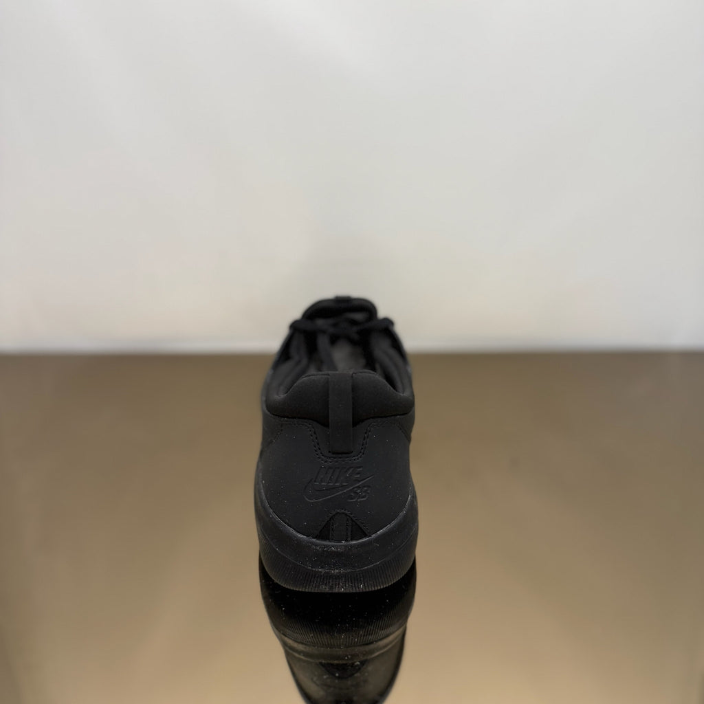 ke SB Nyjah Free Triple Schwarz